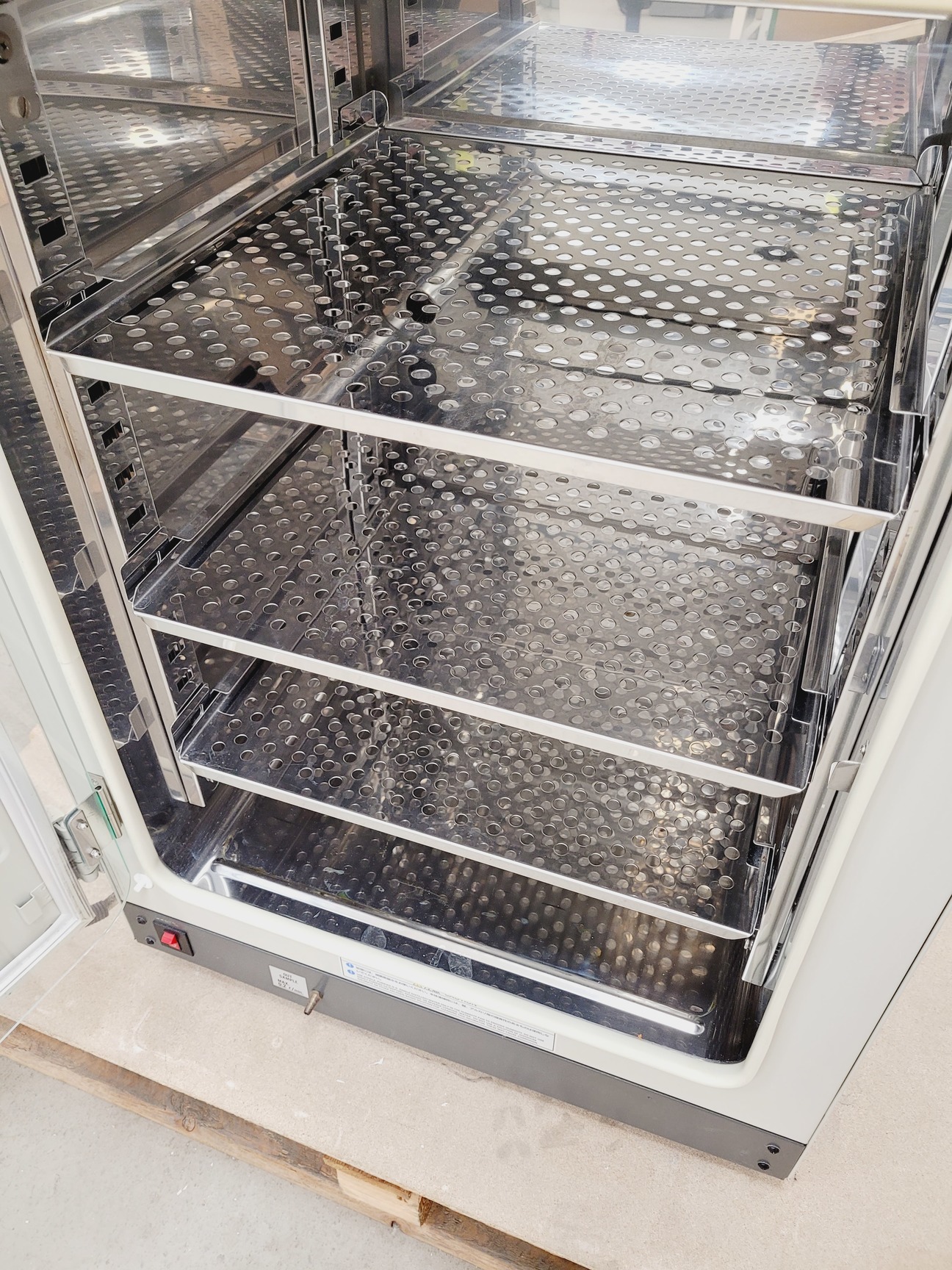 Image of Sanyo Laboratory CO2 Incubator  Model - MCO-15AC Lab