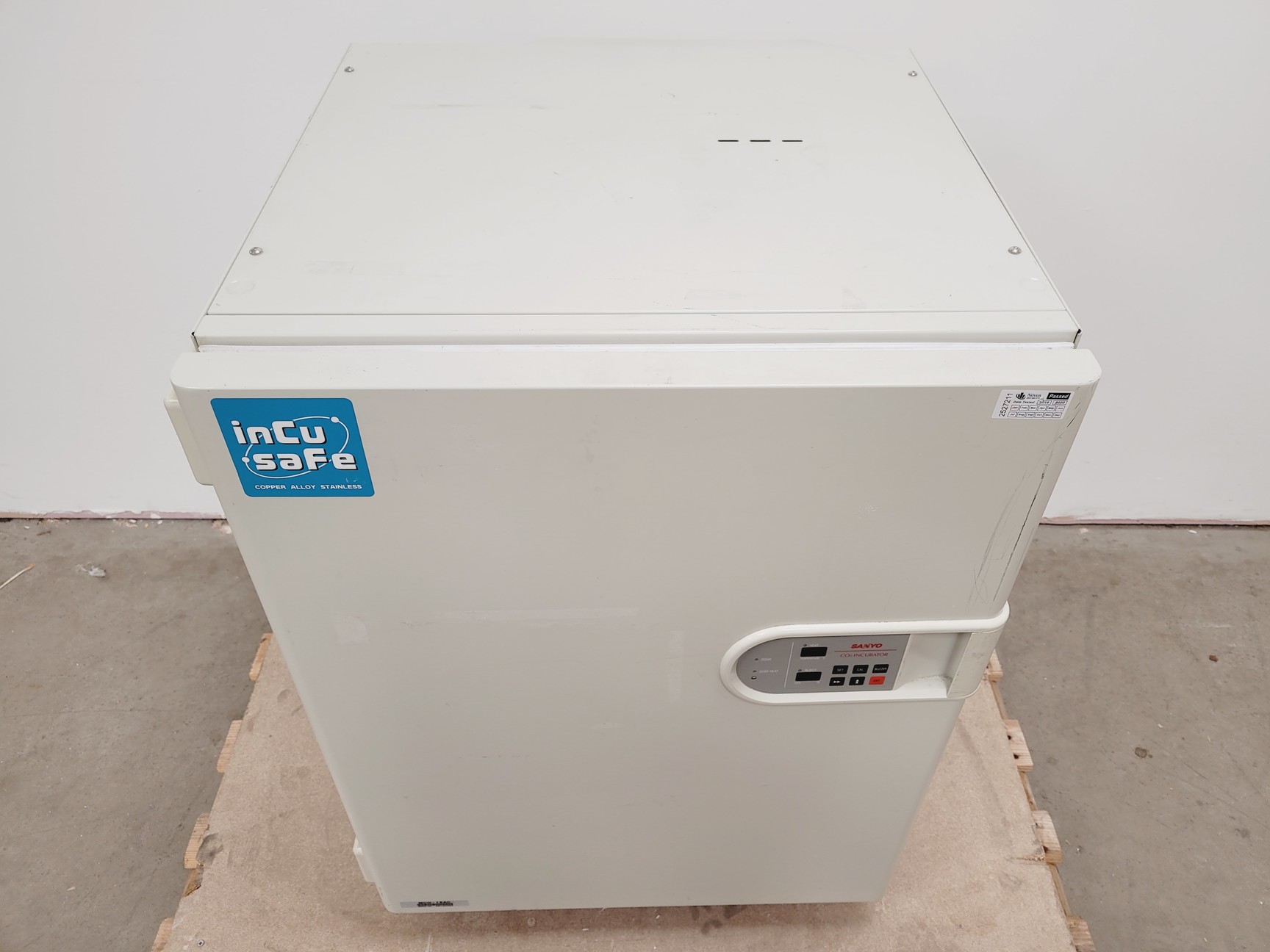 Image of Sanyo Laboratory CO2 Incubator  Model - MCO-15AC Lab