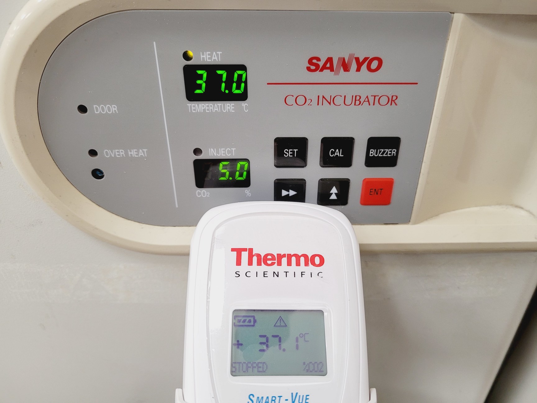 Image of Sanyo Laboratory CO2 Incubator  Model - MCO-15AC Lab