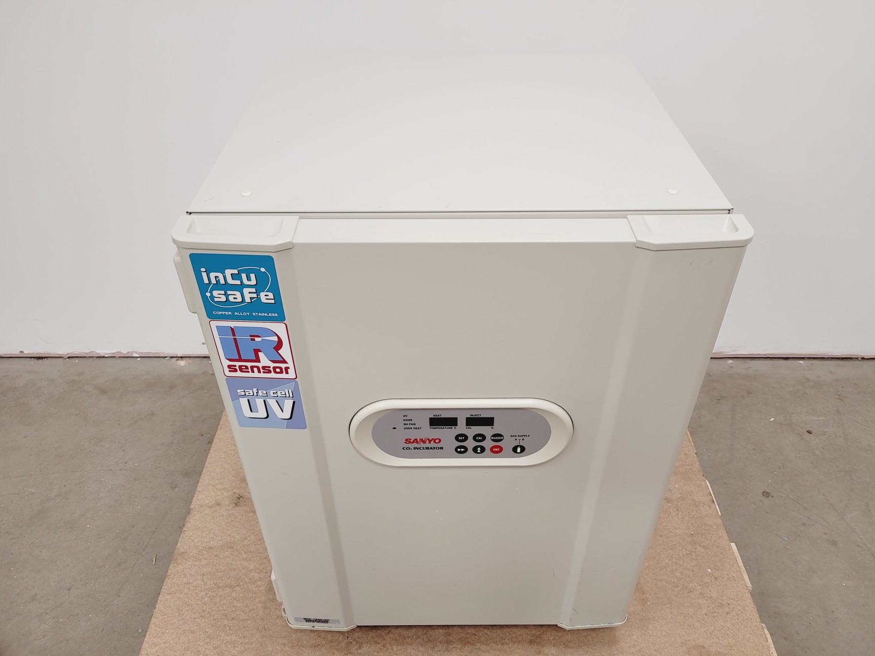 Image of Sanyo CO2 Laboratory Incubator  Model - MCO-18AIC Lab