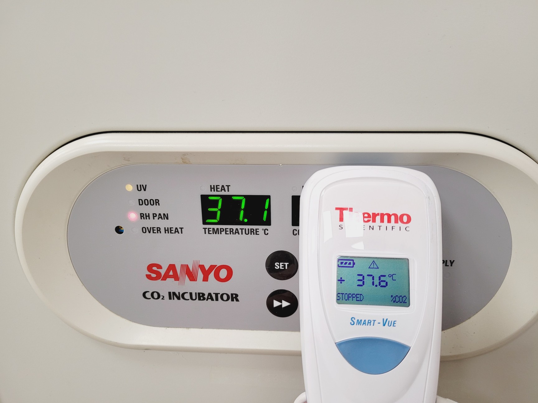 Image of Sanyo CO2 Laboratory Incubator  Model - MCO-18AIC Lab