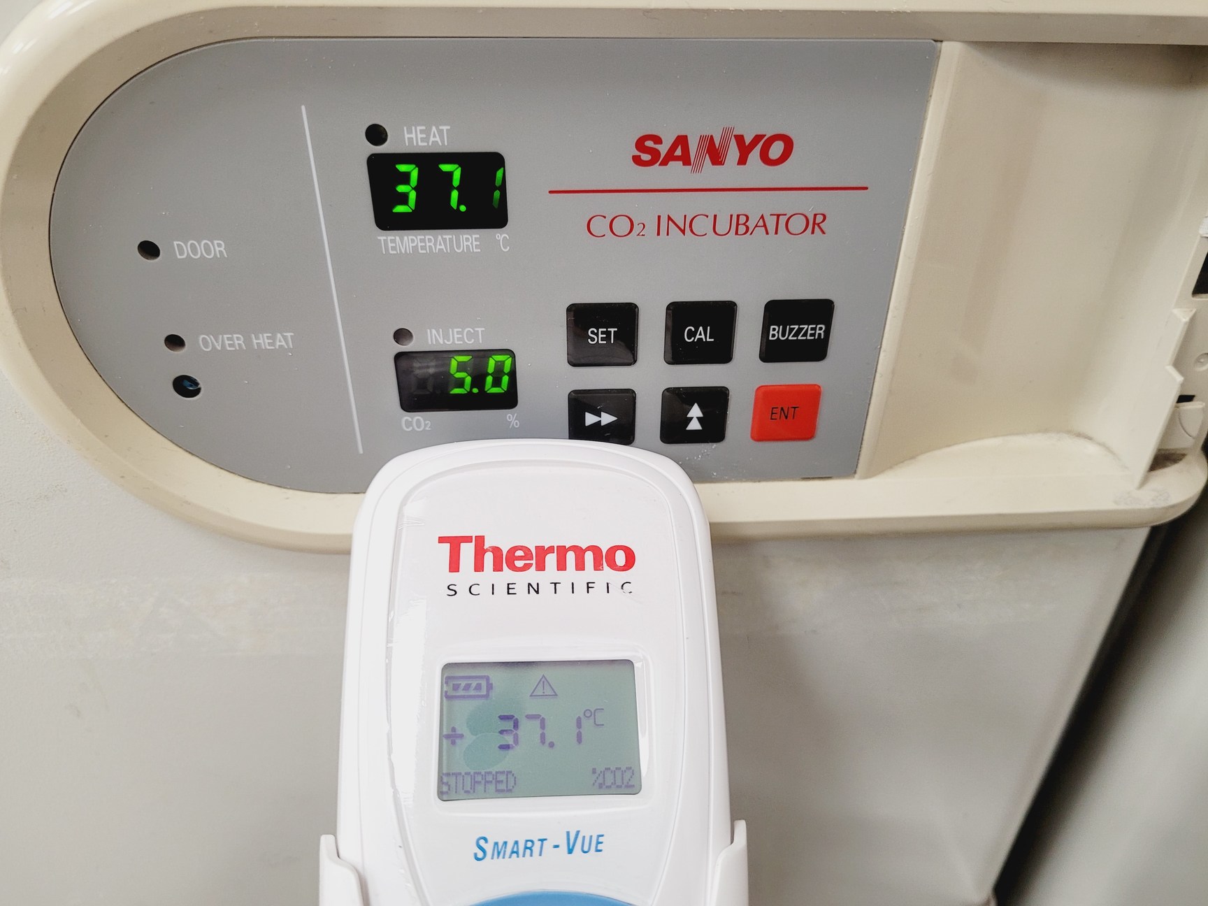 Image of Sanyo CO2 Laboratory Incubator  Model - MCO-17AI Lab