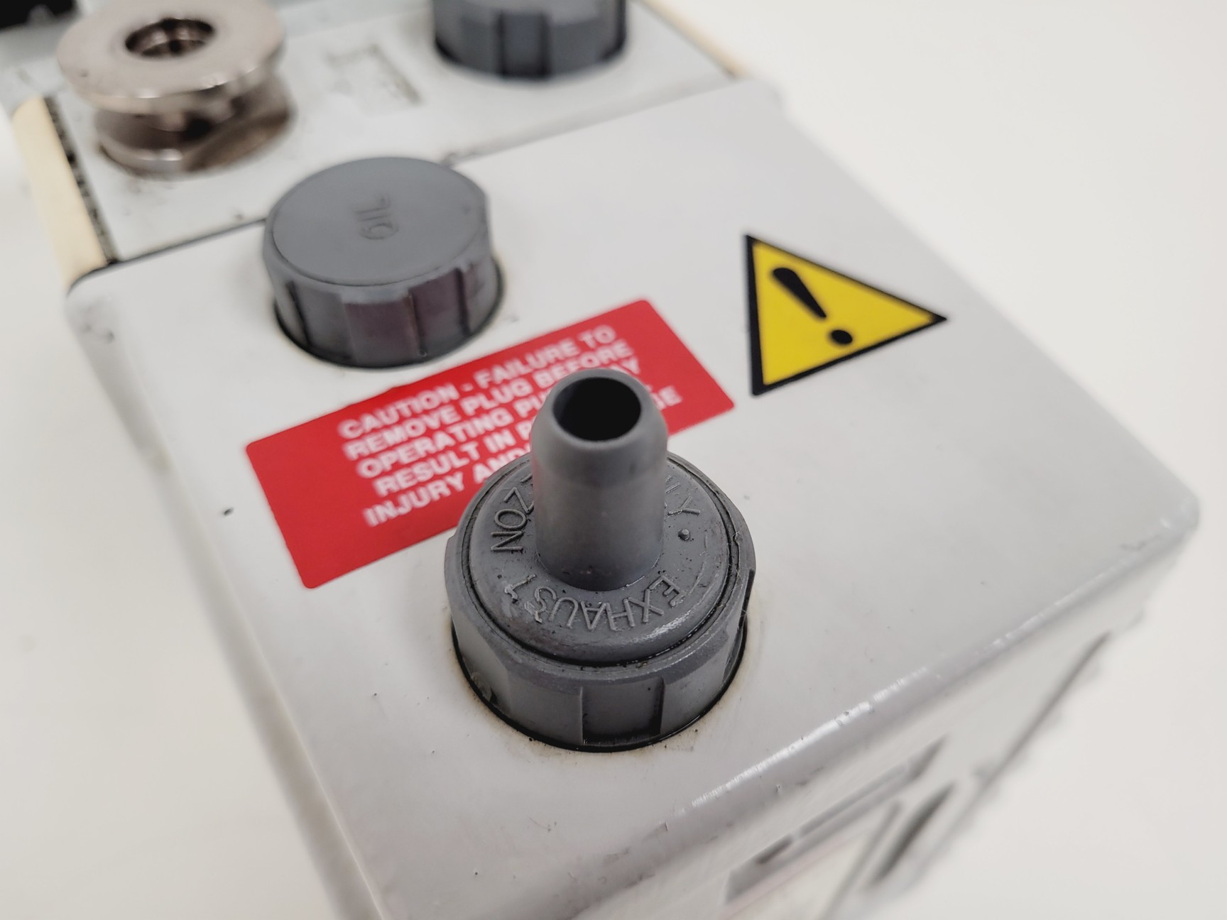 Image of Edwards 7 Rotary Vane Vacuum Pump  Model - E2M0.7 Lab