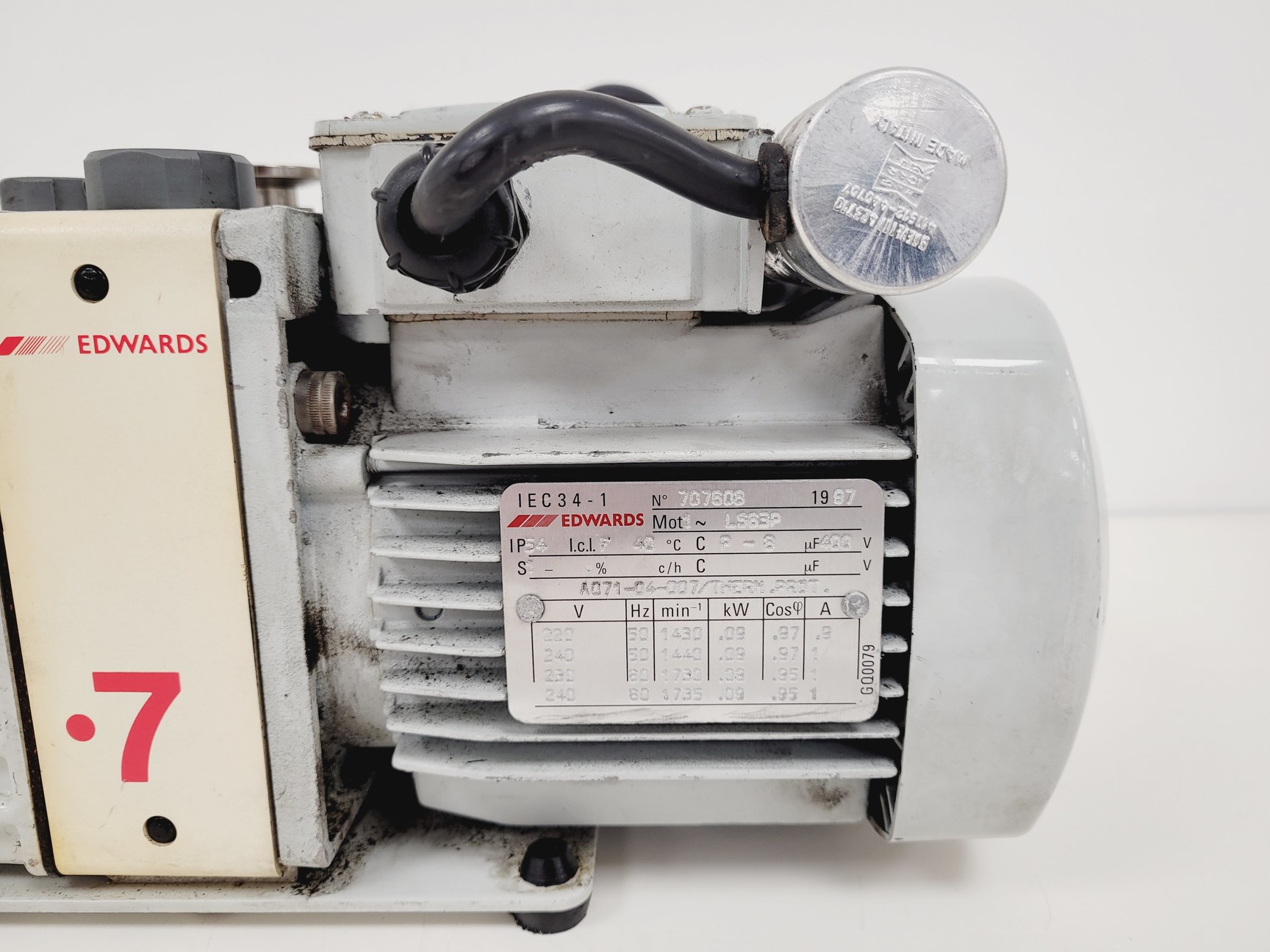 Image of Edwards 7 Rotary Vane Vacuum Pump  Model - E2M0.7 Lab
