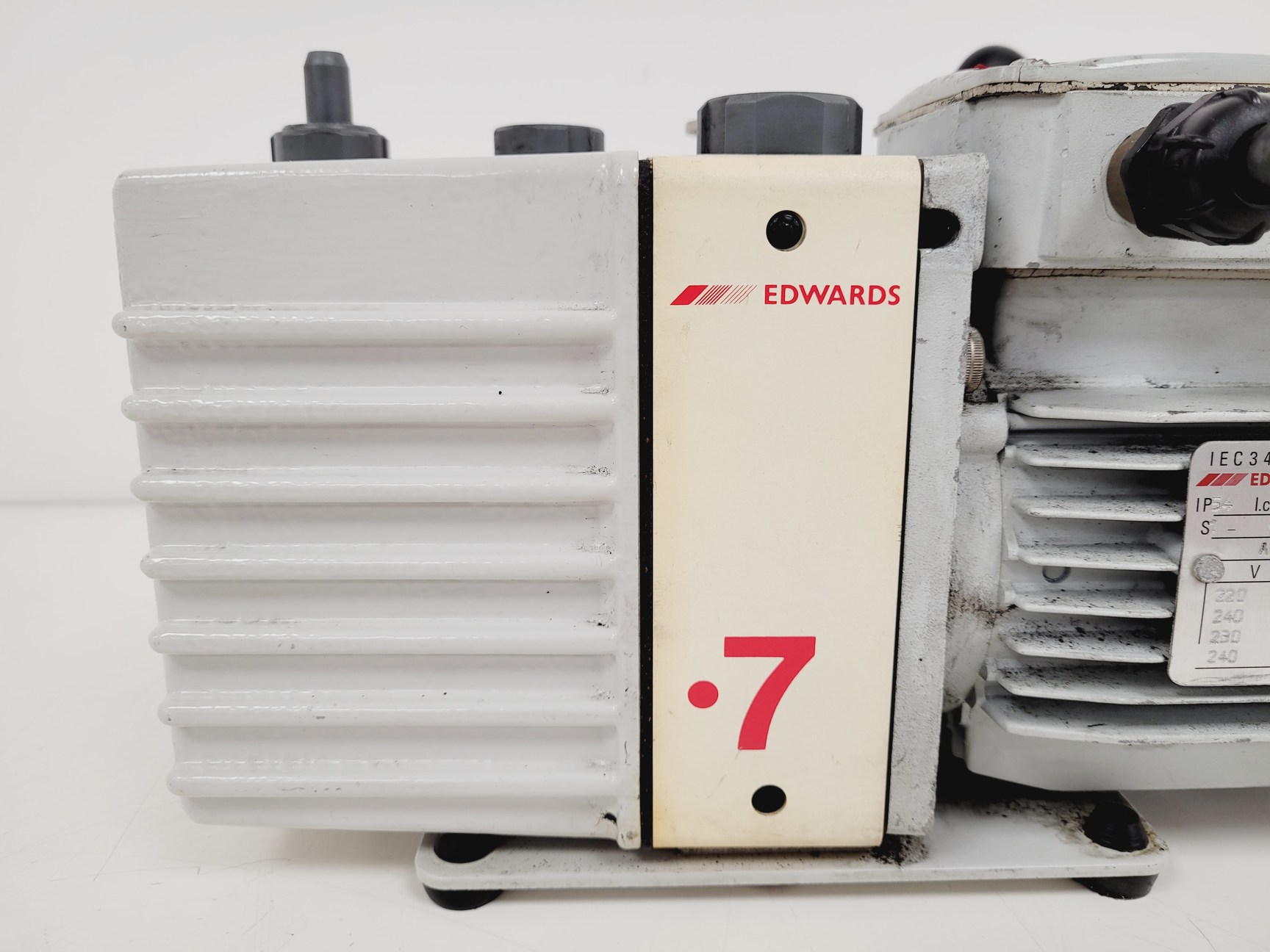 Image of Edwards 7 Rotary Vane Vacuum Pump  Model - E2M0.7 Lab
