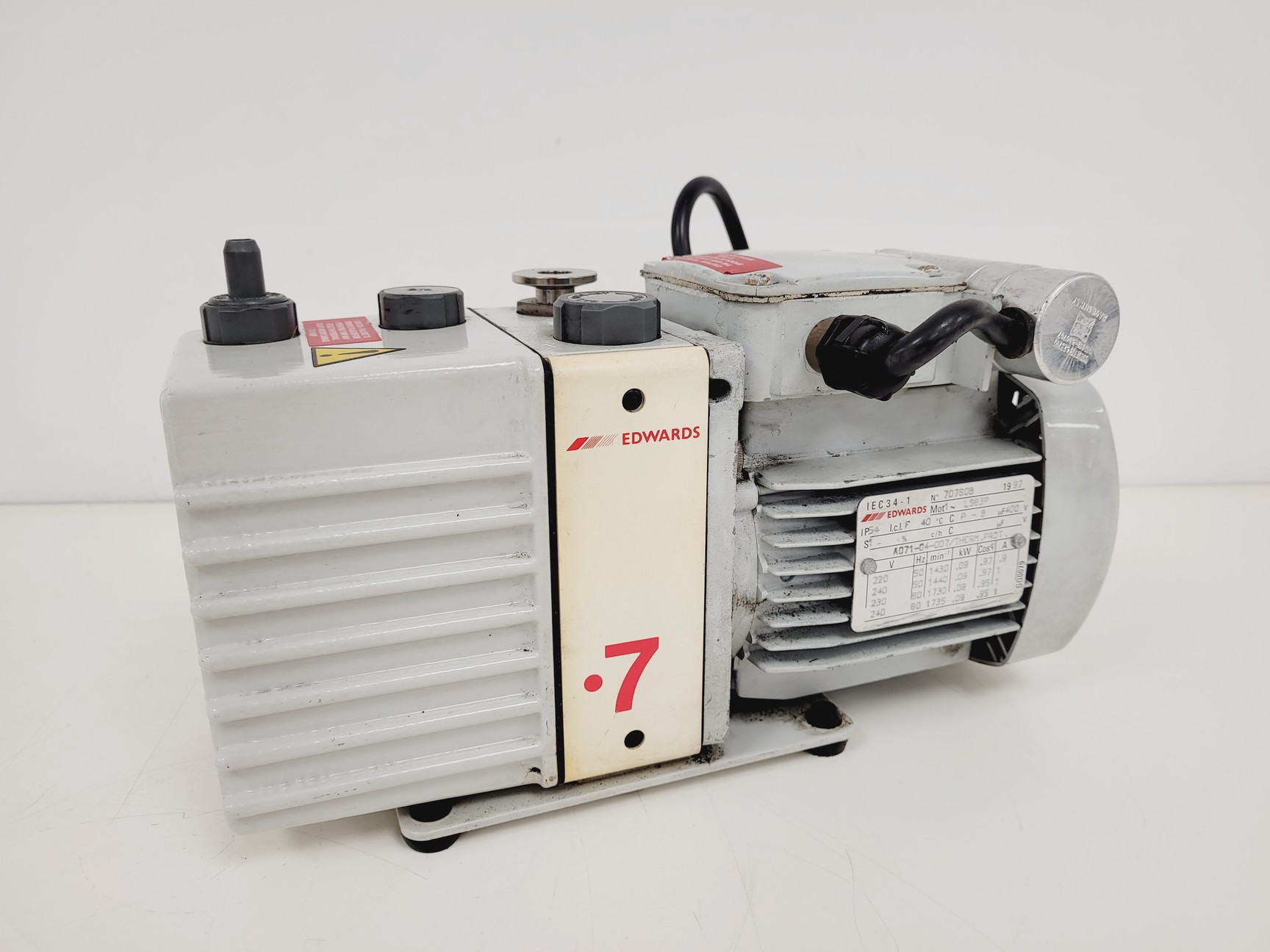 Image of Edwards 7 Rotary Vane Vacuum Pump  Model - E2M0.7 Lab