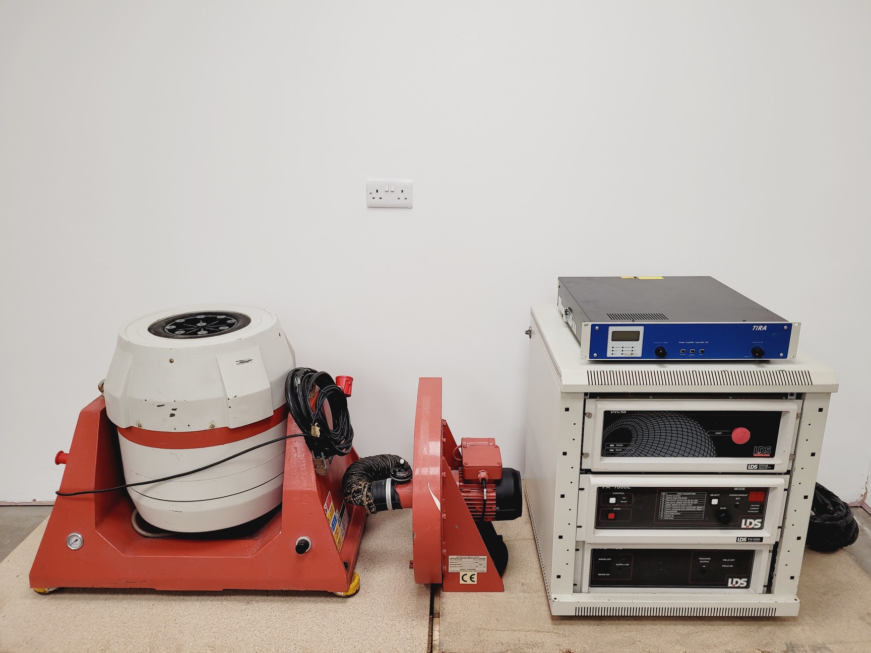 Image of LDS Air Cooled Vibrator  Model - V721 with Controller & Software Lab