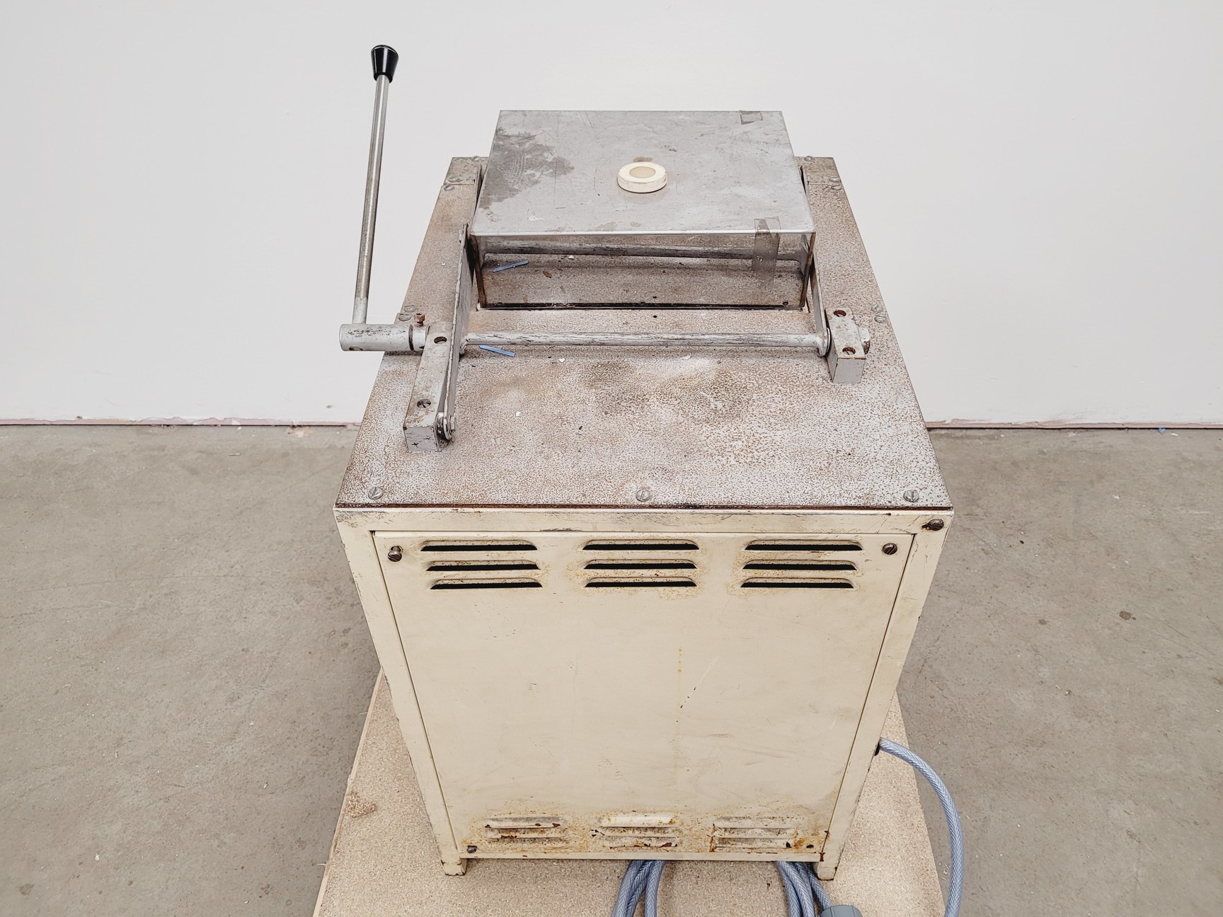 Image of Carbolite Laboratory Furnace  Type - VCF 12/23 lab