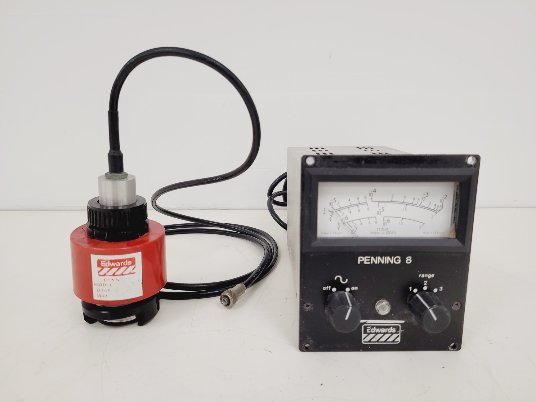 Image of Edwards Penning 8 Vacuum Gauge with CP25-S Cold Cathode High Vacuum Gauge Lab