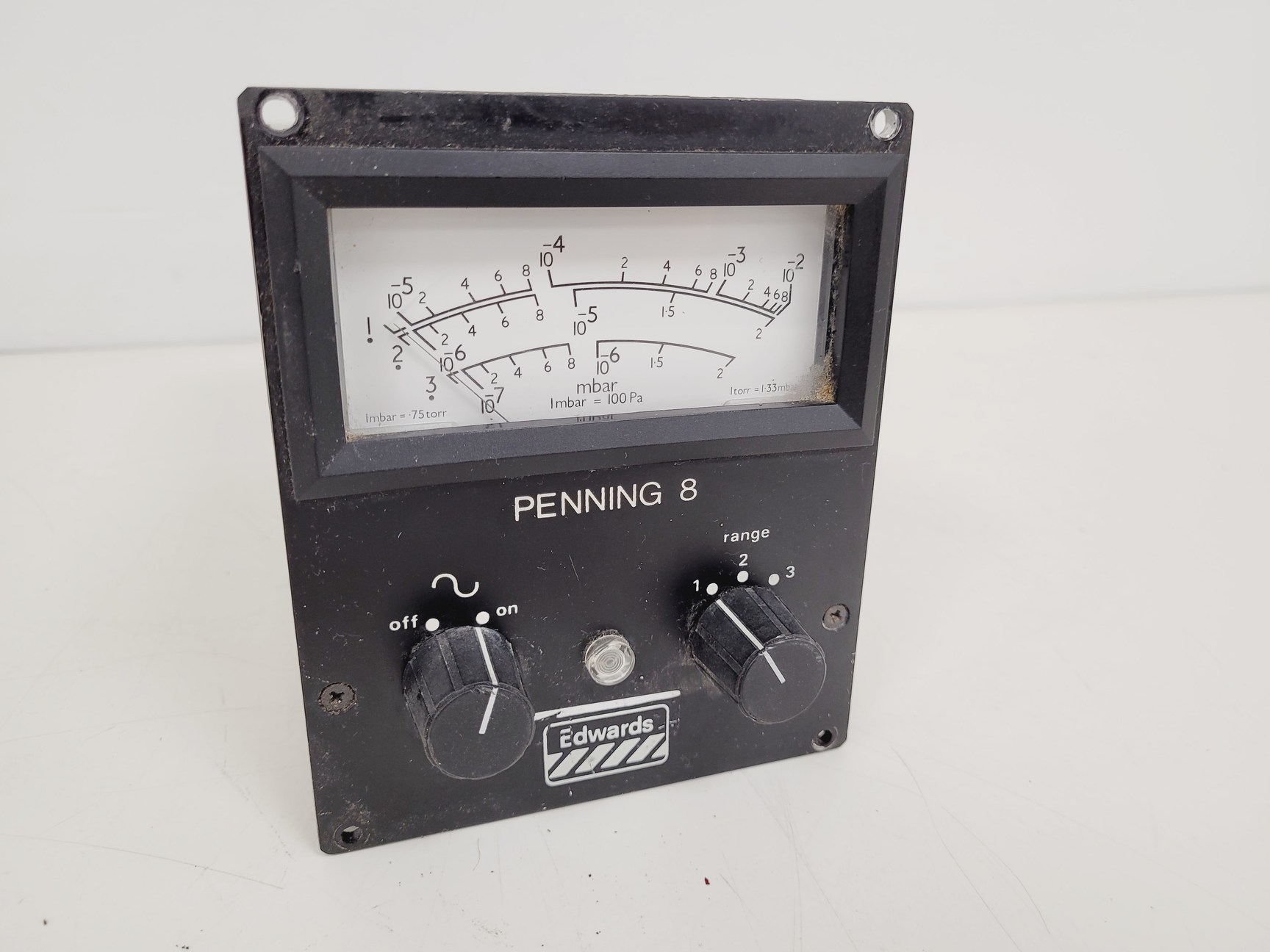 Image of Edwards Penning 8 Vacuum Gauge with CP25-S Cold Cathode High Vacuum Gauge Lab