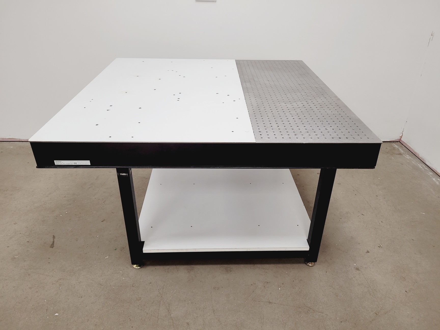 Image of Beckman Coulter MoFlo Optical Bench - Isolation Table 122 x 122 Lab