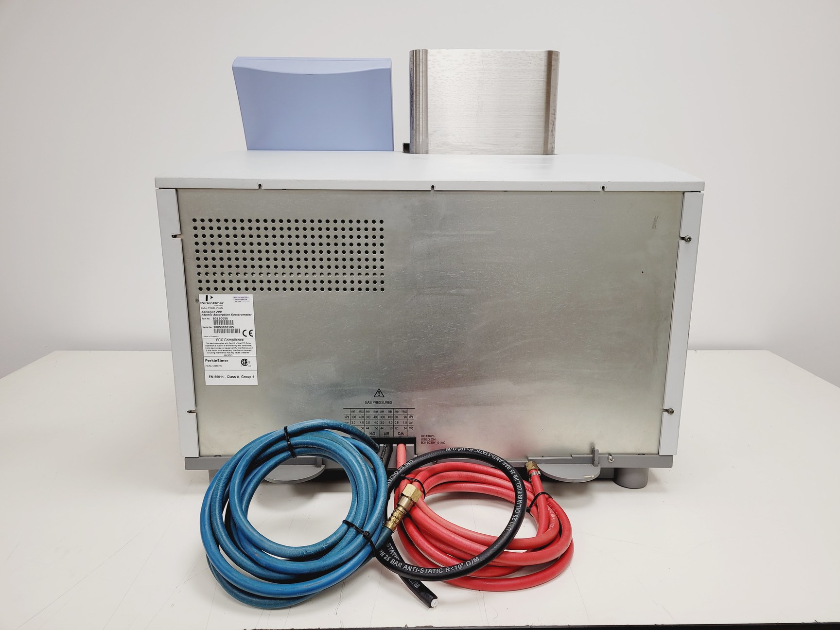 Image of Perkin Elmer AAnalyst 200 Atomic Absorption Spectrometer with Accessories Lab