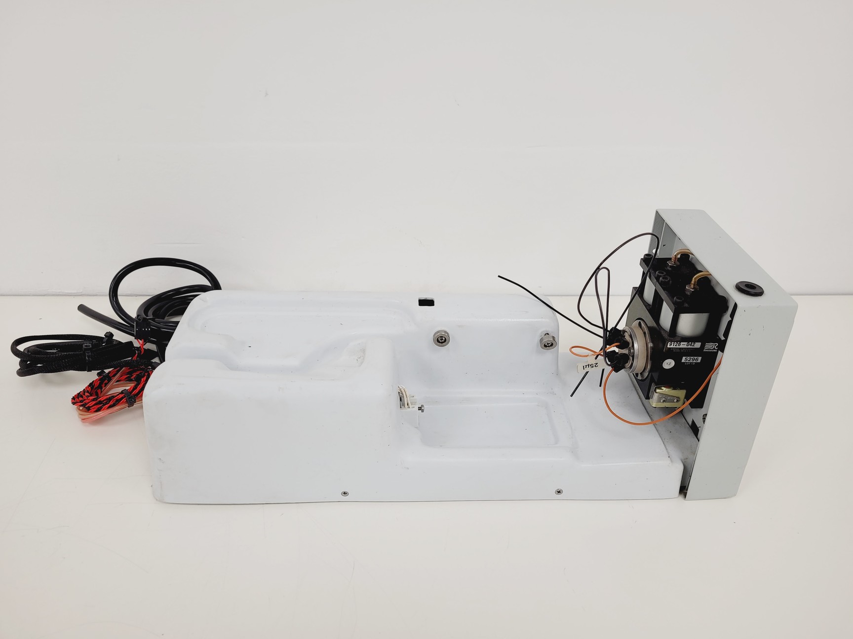 Image of Dionex Ion Chromatography System - AD20-1, GP40-1, ED40-1, LC10-2, AS40-1, UI20