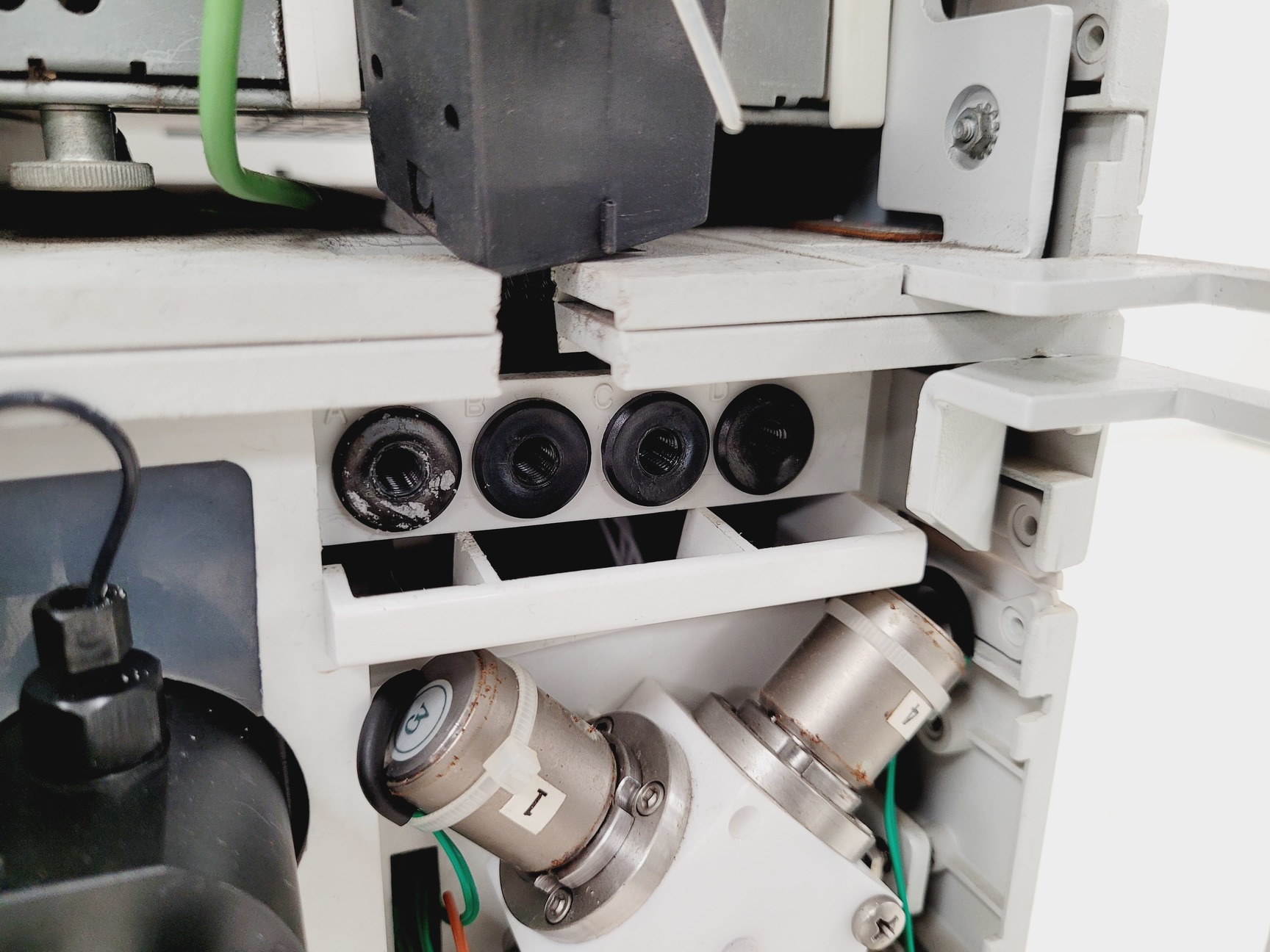 Image of Dionex Ion Chromatography System - AD20-1, GP40-1, ED40-1, LC10-2, AS40-1, UI20