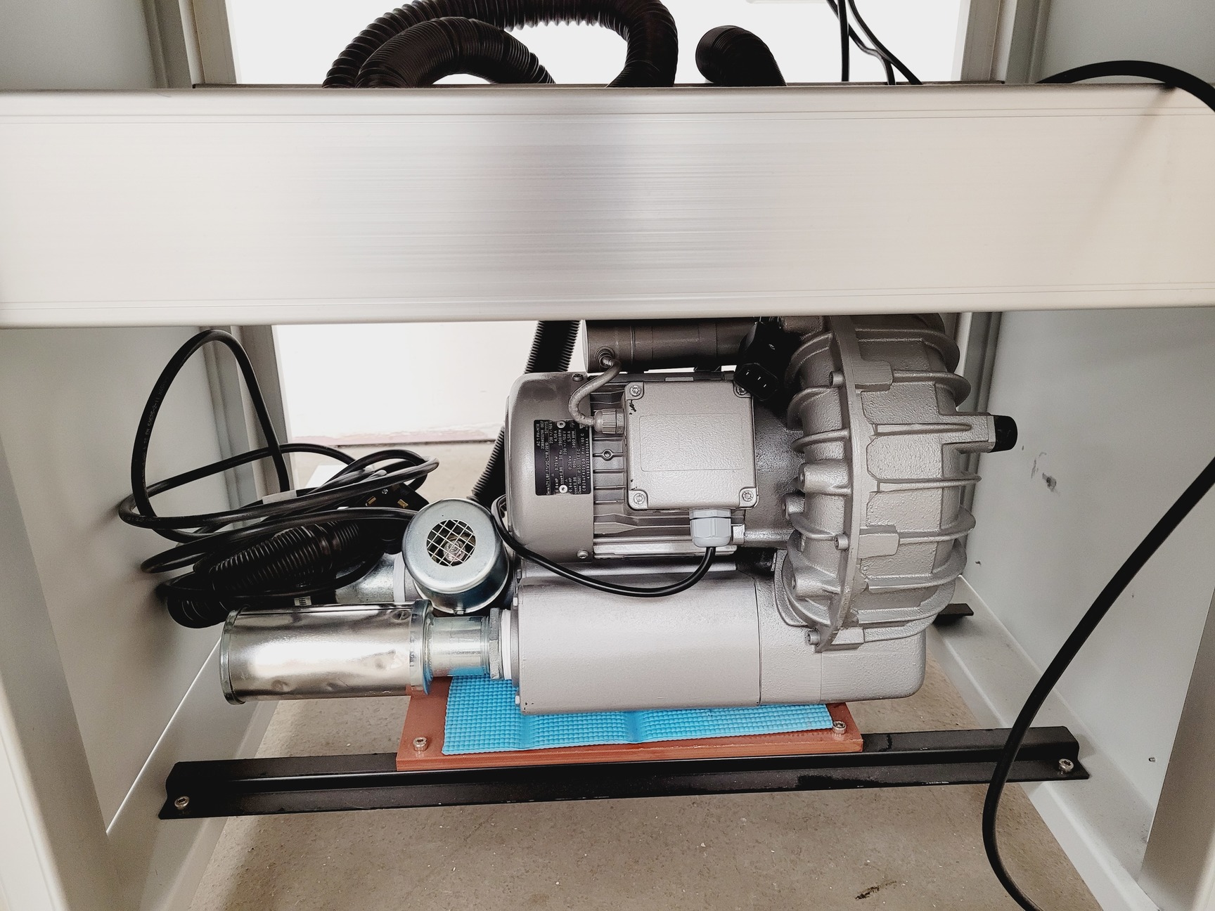 Image of Graphtec FC2250 Series Cutting Plotter Pro CAD/CAM with Accessories Lab