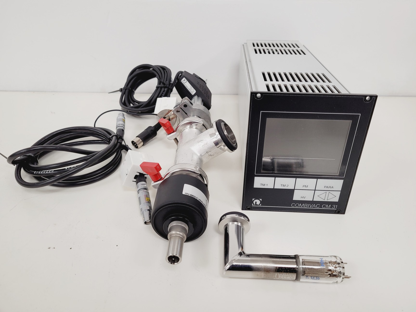 Image of Combivac CM31 Controller & TR211, PR52, 342 Vacuum Gauges Lab