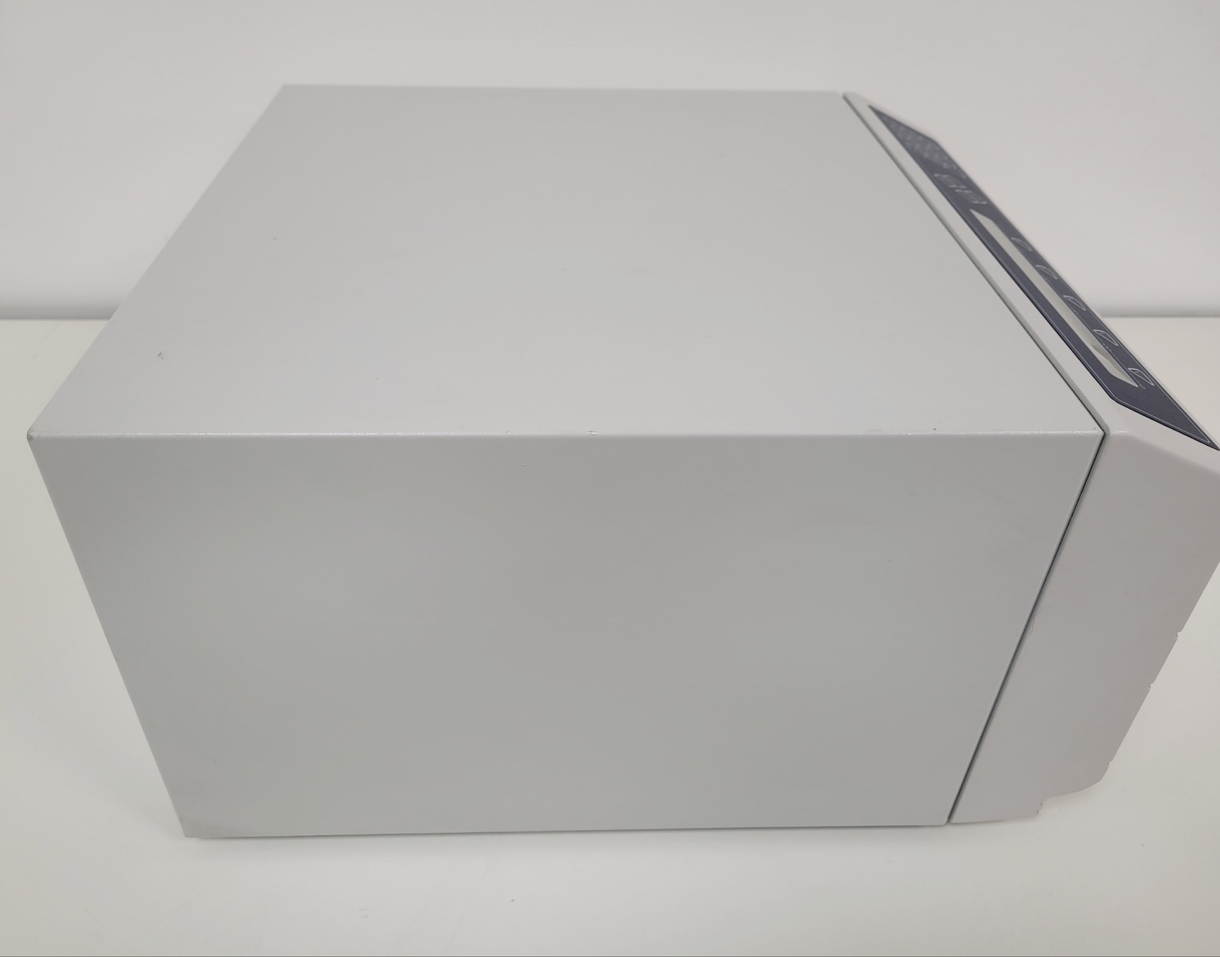 Image of Dynatech Laboratories MRX Version 1.31 Microplate Reader Lab
