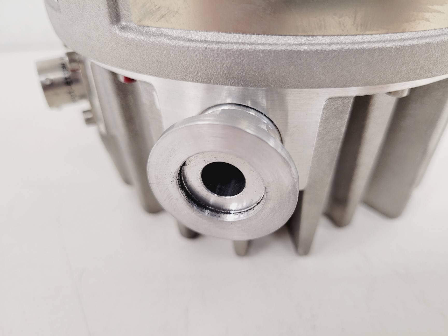 Image of Varian TV-301 Navigator Turbomolecular Pump Turbo Lab