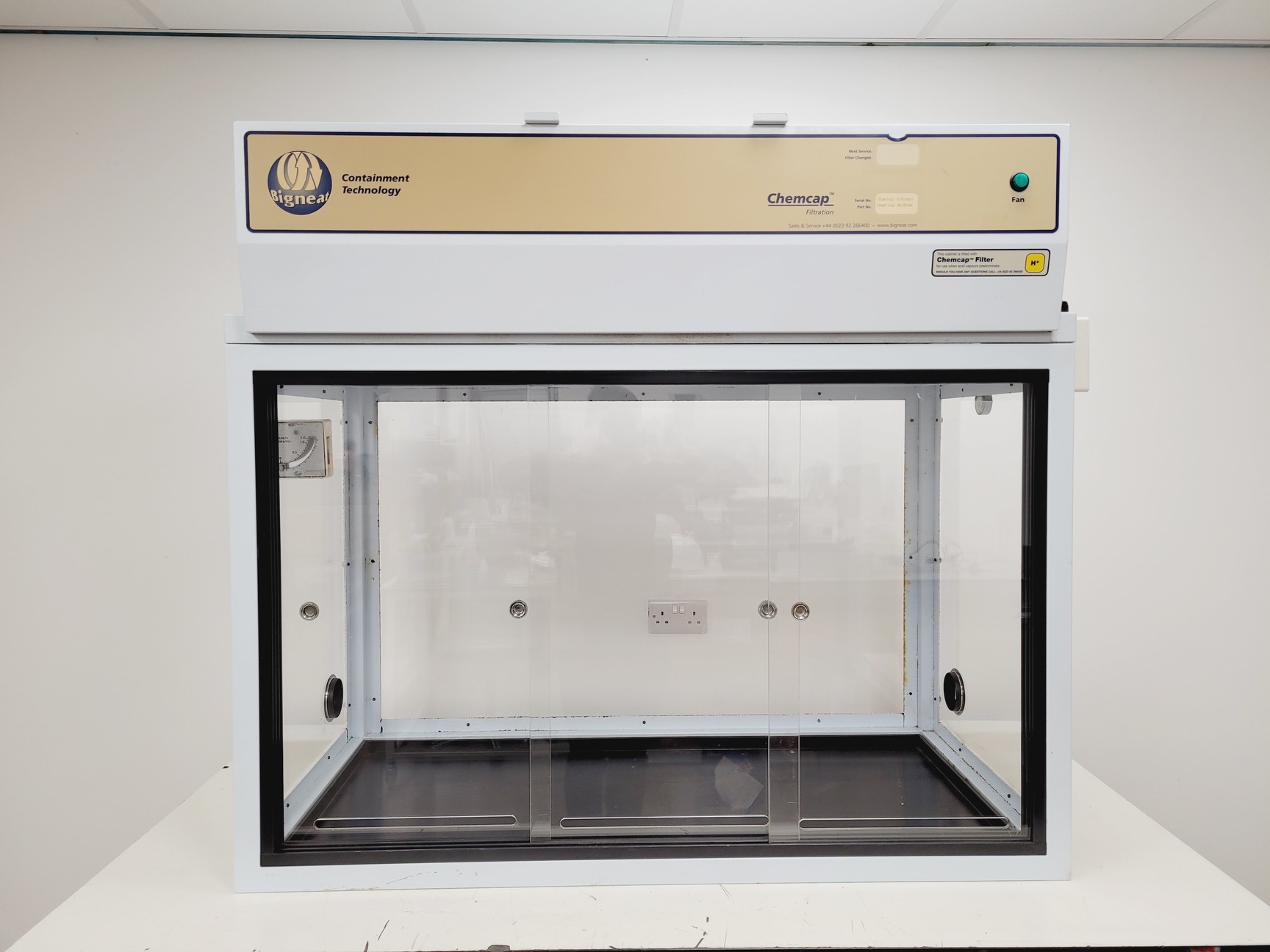 Image of Bigneat  Special BC1204 Chemcap Filtration Safety Cabinet Lab