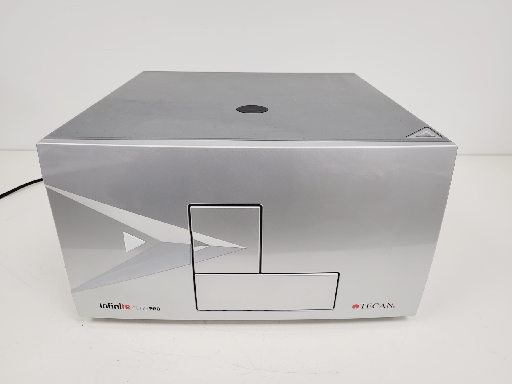 Image of Tecan Infinite F200 Pro Microplate Reader with PC & Software Lab