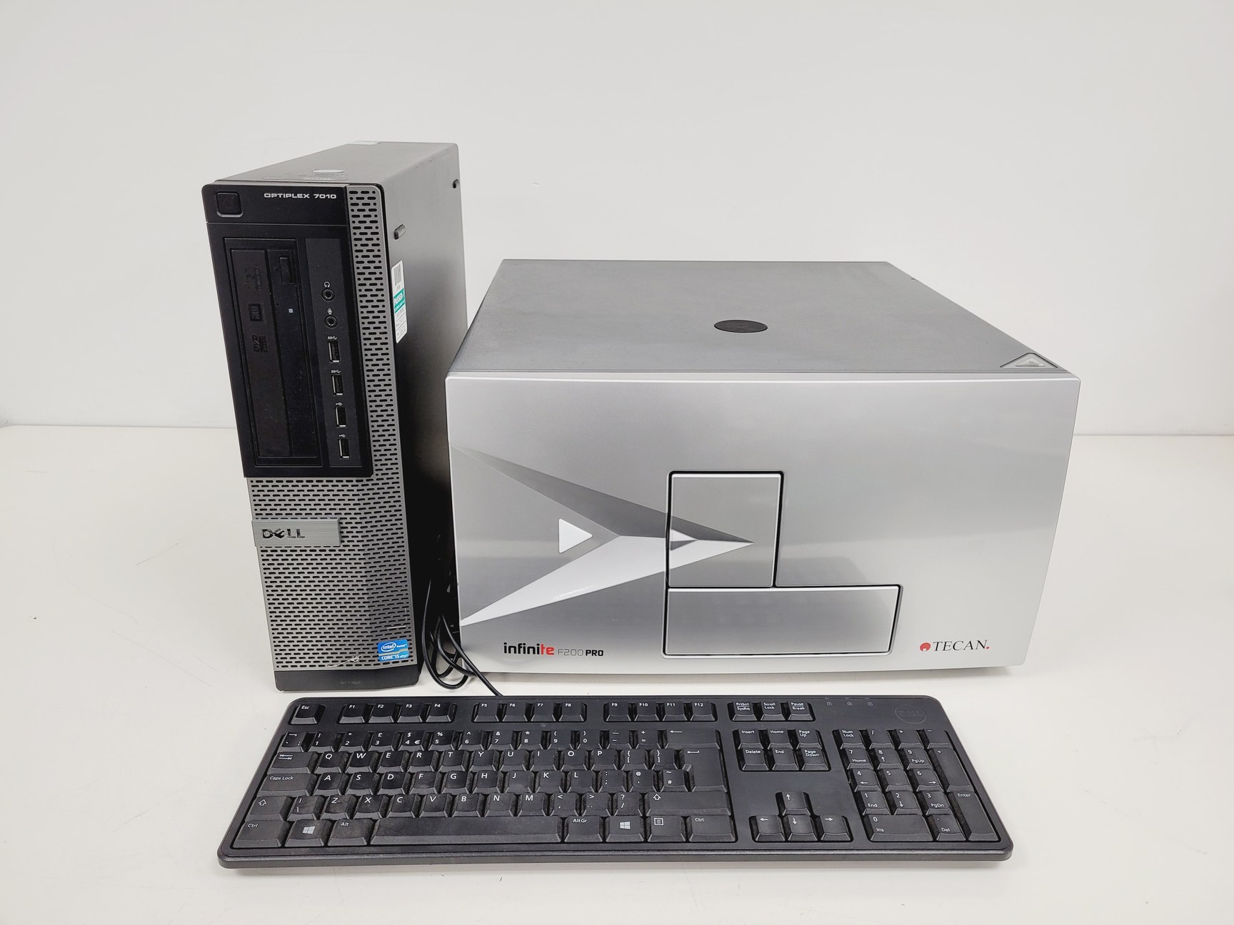 Image of Tecan Infinite F200 Pro Microplate Reader with PC & Software Lab