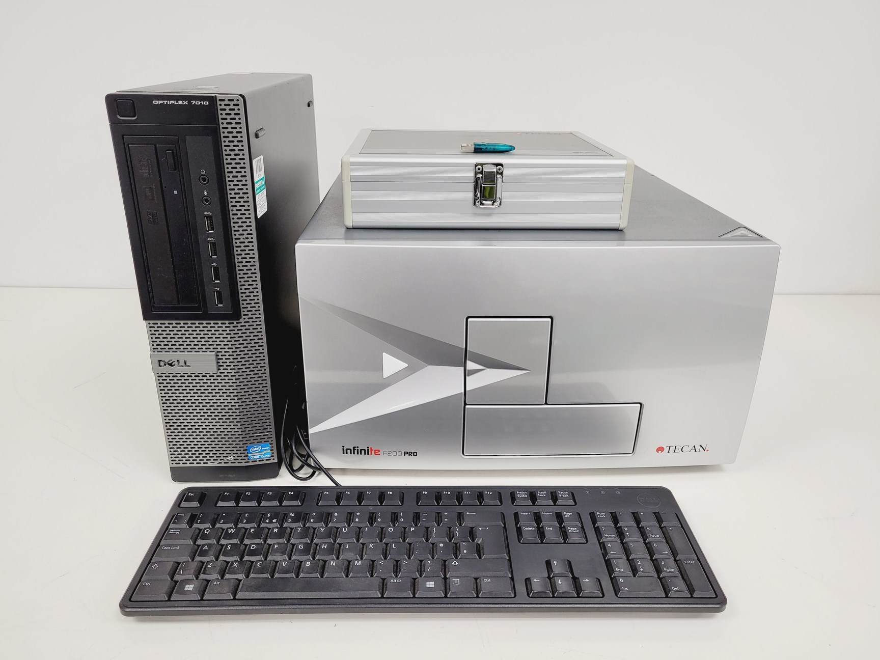 Image of Tecan Infinite F200 Pro Microplate Reader with PC & Software Lab