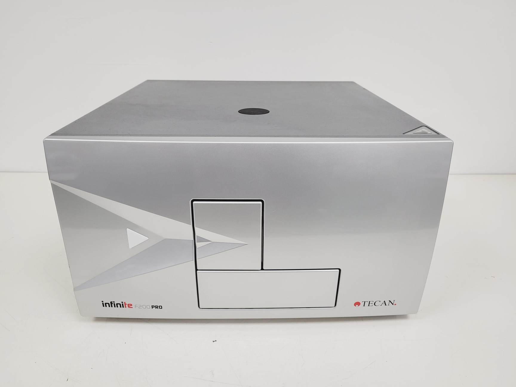 Image of Tecan Infinite F200 Pro Microplate Reader with PC & Software Lab