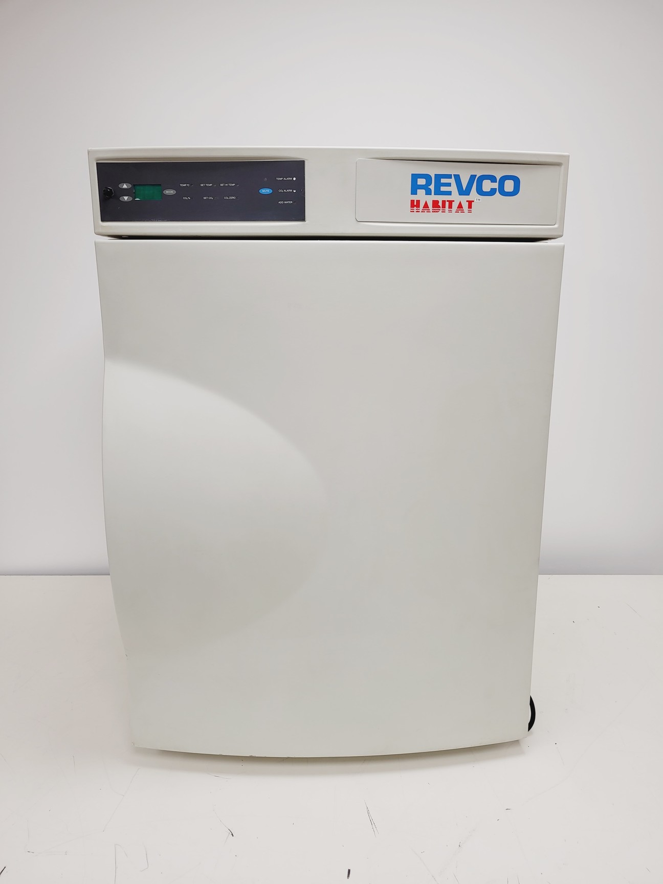 Image of Revco Habitat CO2 Water Jacketed Incubator Model no. RCO3500TWBB Lab