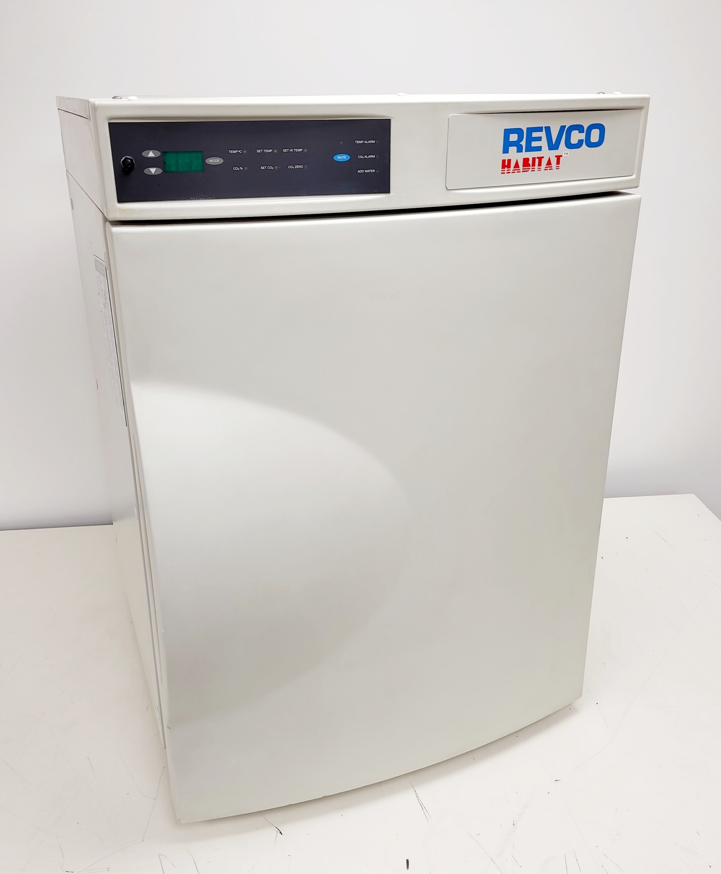 Image of Revco Habitat CO2 Water Jacketed Incubator Model no. RCO3500TWBB Lab