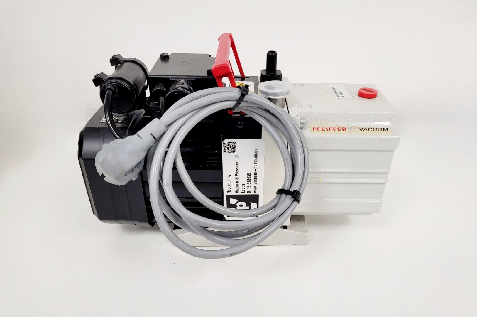 Image of Pfeiffer Rotary Vane Vacuum Pump  Model - DUO 2.5  M No. PK D41 056 C Lab