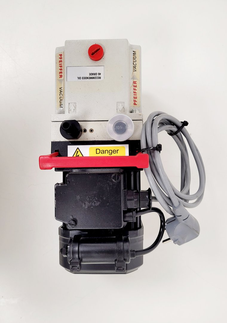 Image of Pfeiffer Rotary Vane Vacuum Pump  Model - DUO 2.5  M No. PK D41 056 C Lab