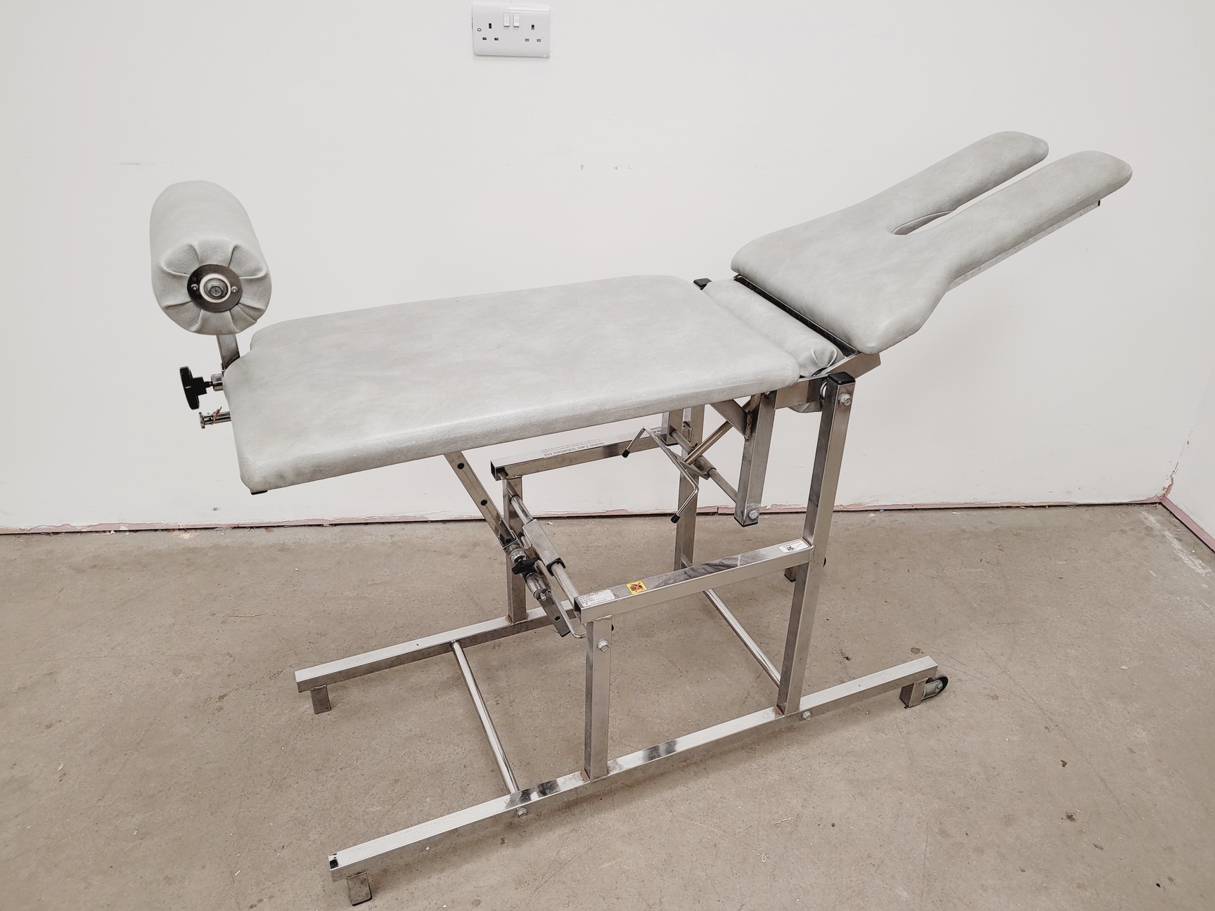 Image of Steels Industries Angle Physio Therapy Massage Bench Table w/Wheels