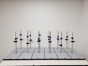 Thumbnail image of 12 x Denoyer Geppert Chemistry Laboratory Retort Stands Lab