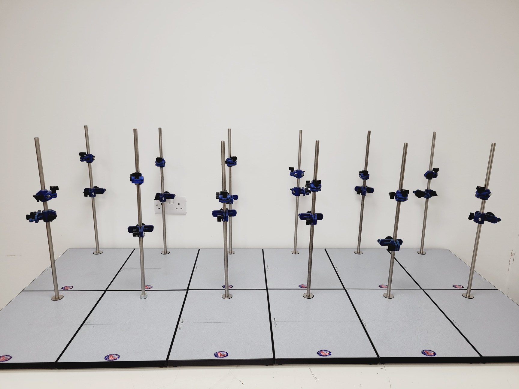 Image of 12 x Denoyer Geppert Chemistry Laboratory Retort Stands Lab