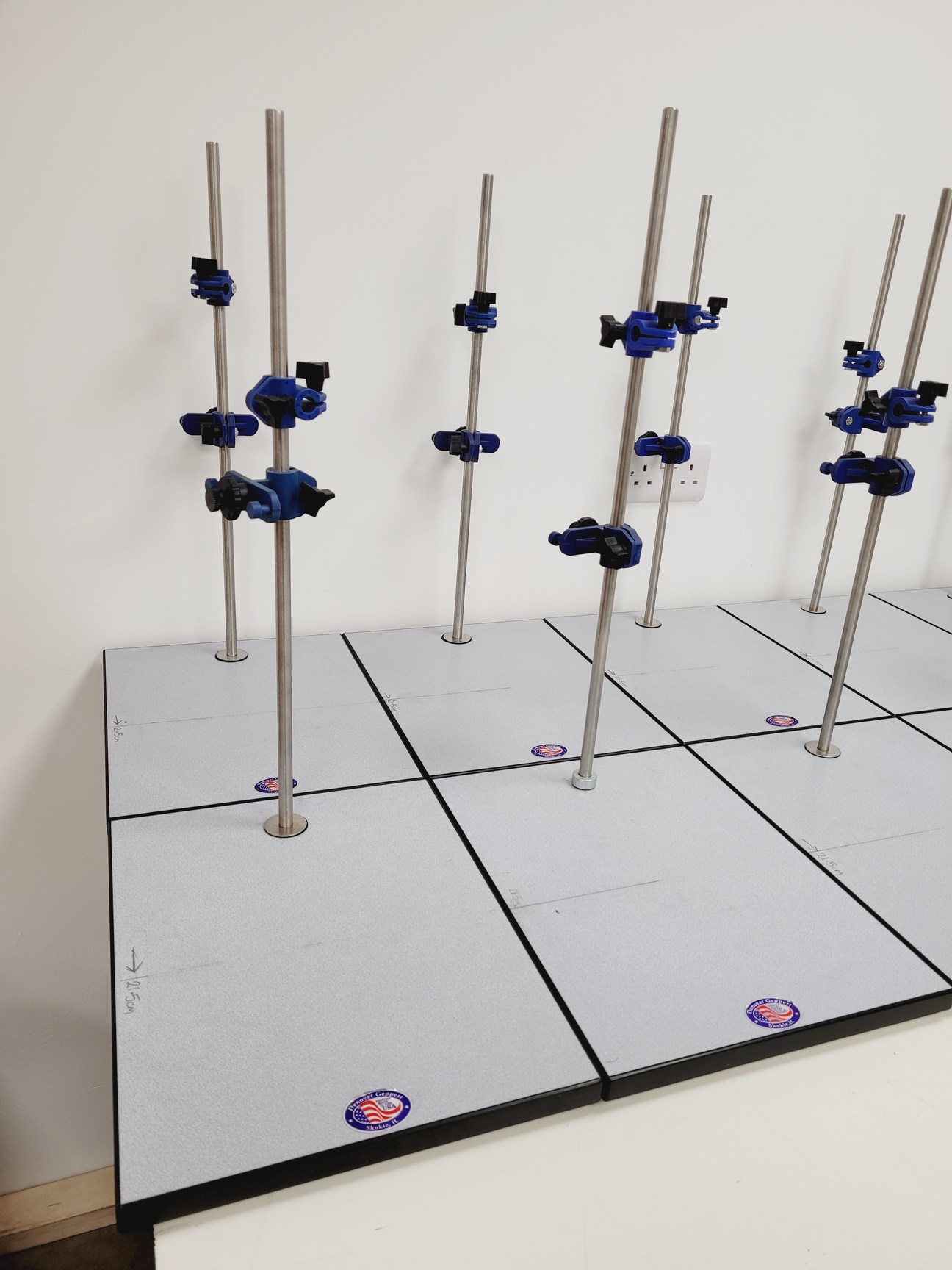 Image of 12 x Denoyer Geppert Chemistry Laboratory Retort Stands Lab