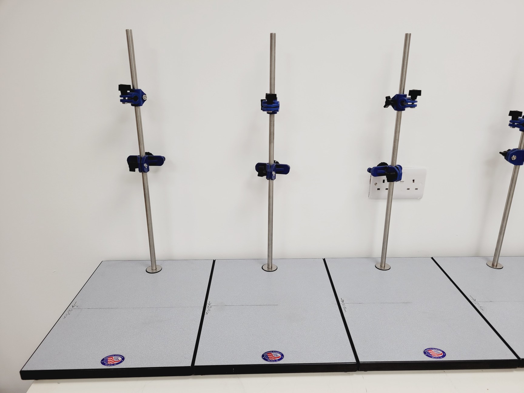 Image of 12 x Denoyer Geppert Chemistry Laboratory Retort Stands Lab