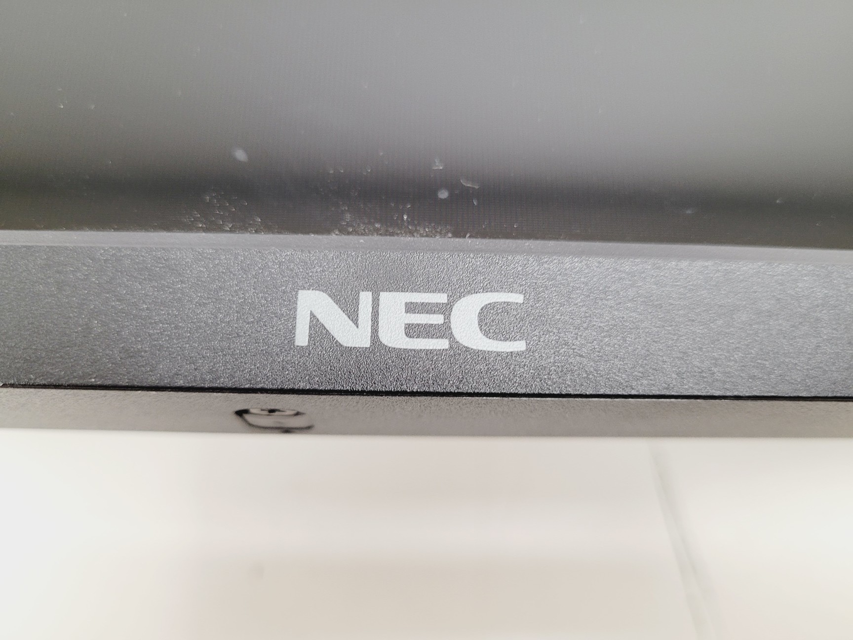 Image of 3 x NEC MultiSync 55" Professional Monitors - V552 P553