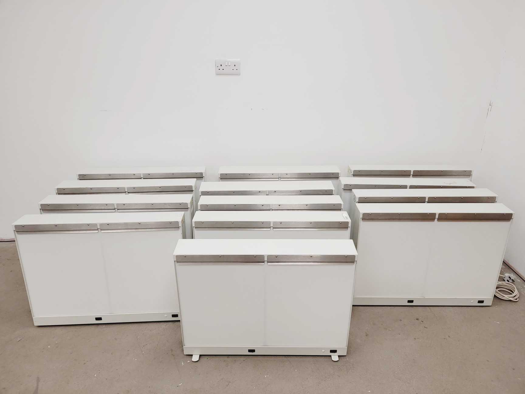Image of 15 x X-Ray Viewing Illuminator Light Boxes - PLH Medical Light Boxes & TP2-L Lab