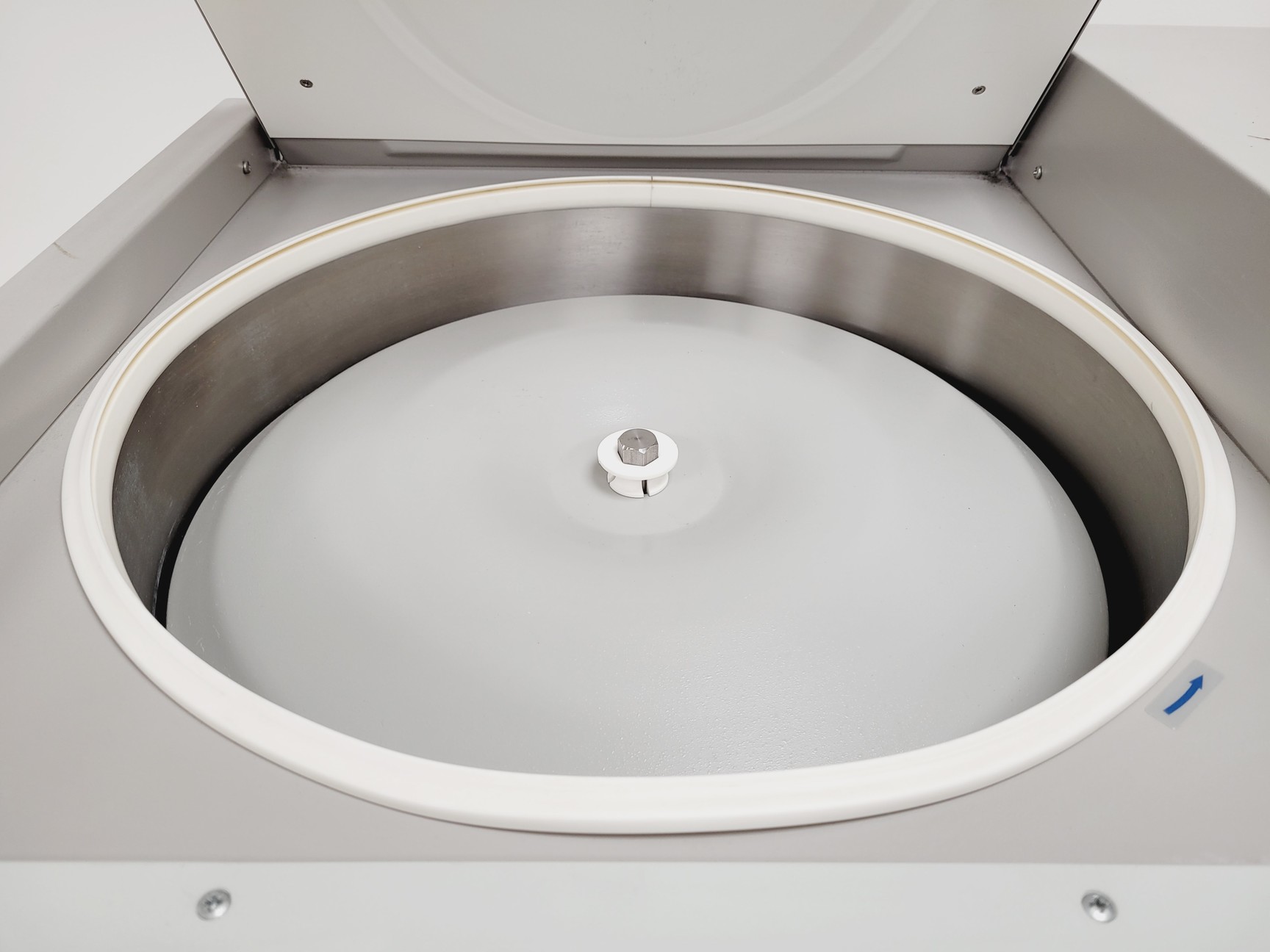 Image of MSE Refrigerated Centrifuge  Model - Falcon 6/300 with 4700RPM Rotor Lab