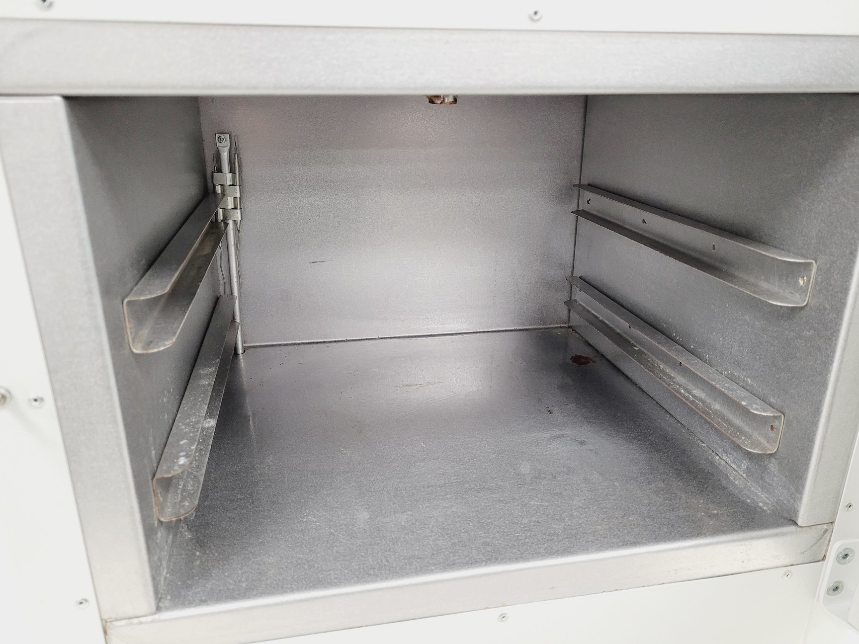 Image of Genlab Incubator Oven  Model - MINI/30 Lab