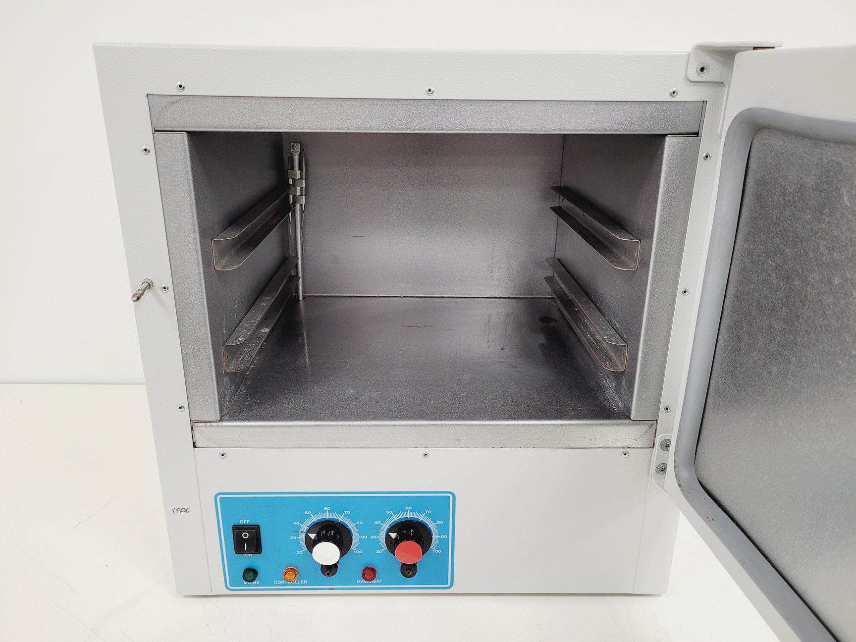 Image of Genlab Incubator Oven  Model - MINI/30 Lab
