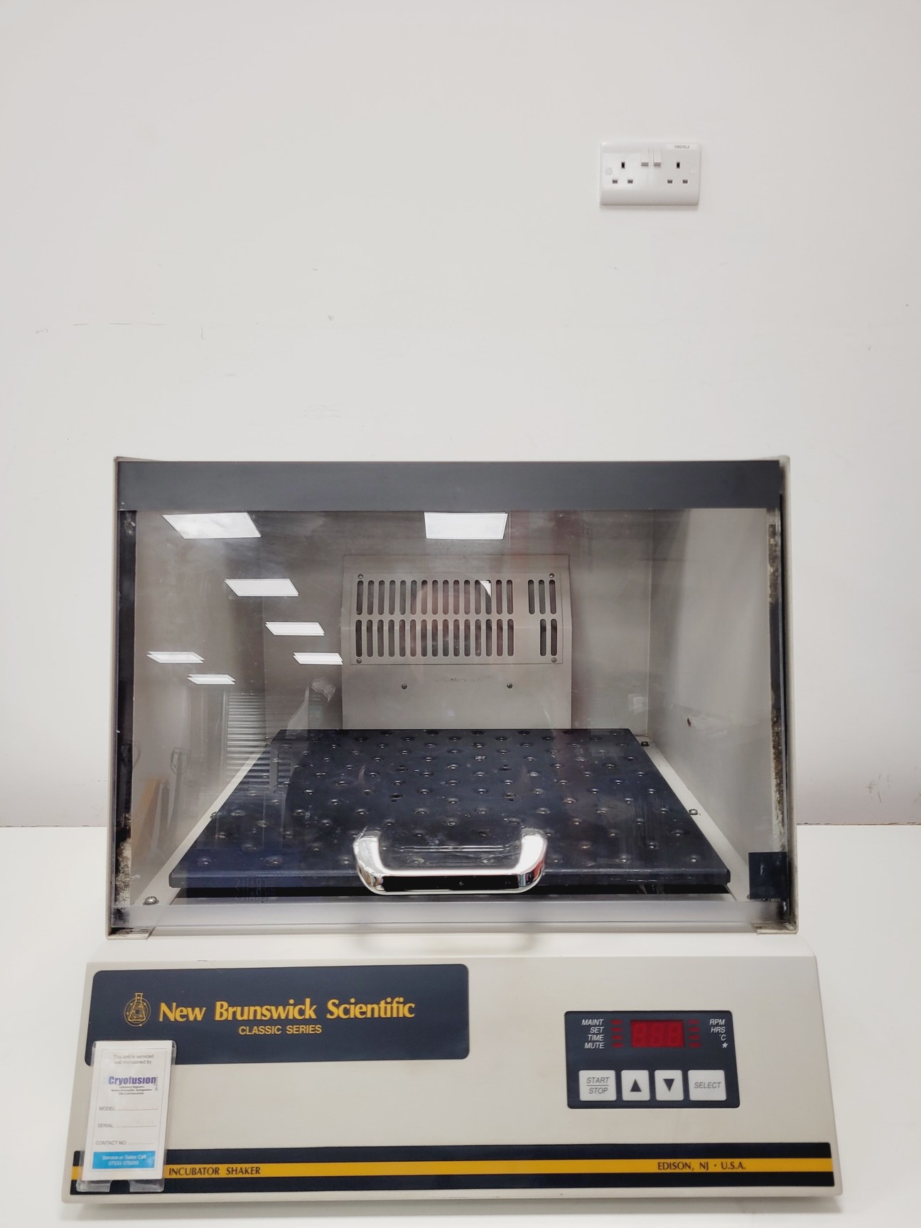 Image of New Brunswick Scientific Classic Series Incubator Shaker  Model - Classic C24