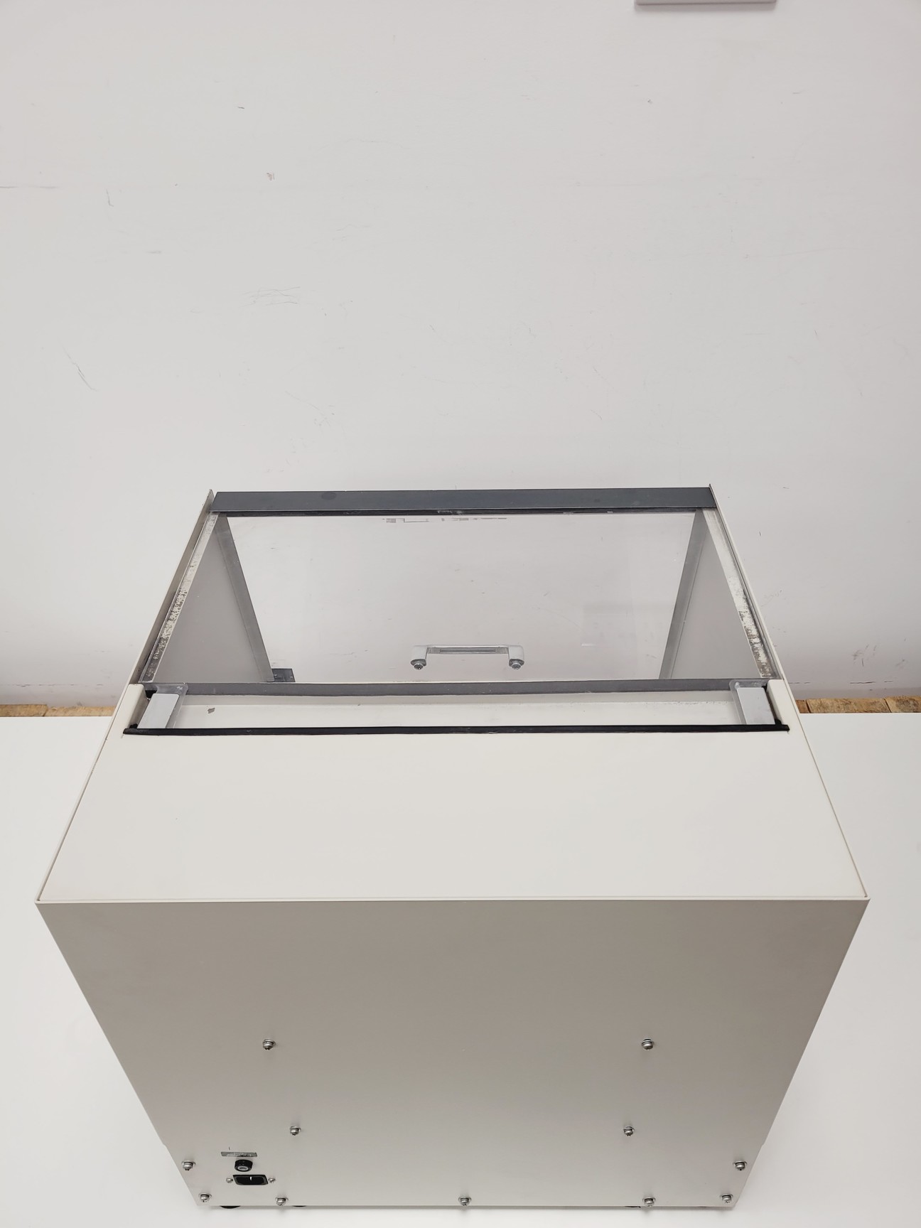 Image of New Brunswick Scientific Classic Series Incubator Shaker  Model - Classic C24