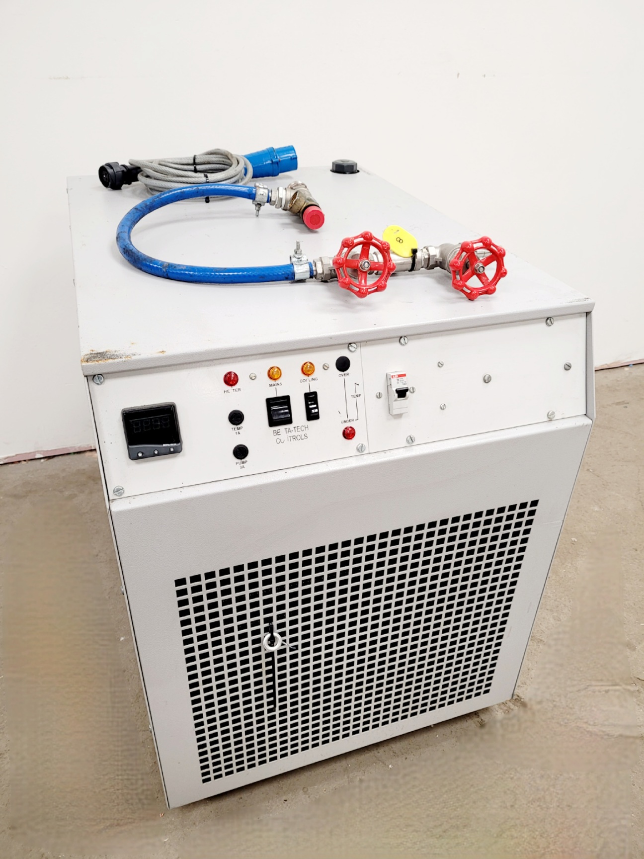 Image of Betta-Tech CU800 Heater/Chiller Circulator Unit Lab