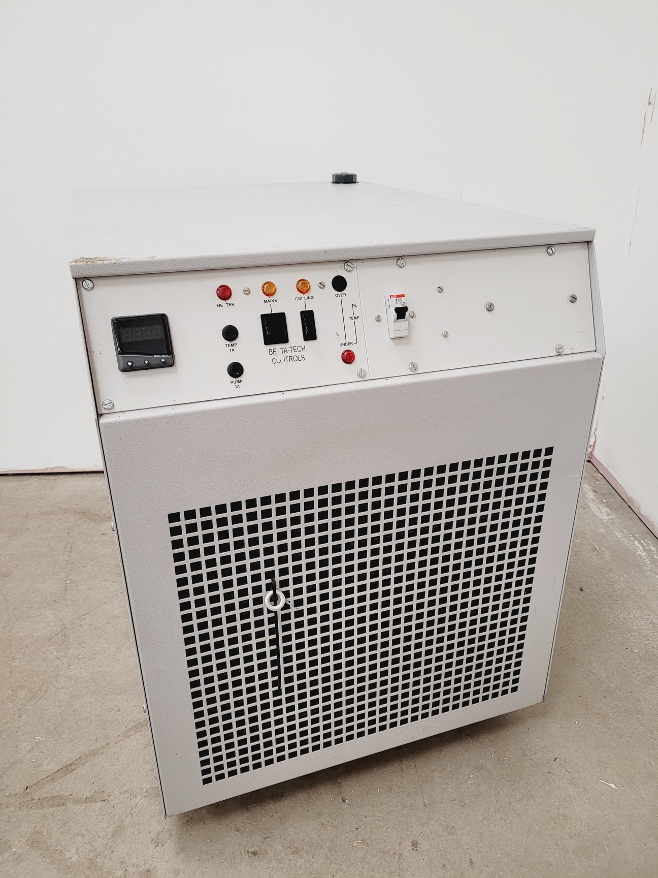 Image of Betta-Tech CU800 Heater/Chiller Circulator Unit Lab