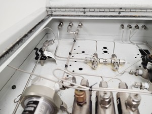 Thumbnail image of HP Agilent 6890 G1530A GC Gas Chromatography System Lab