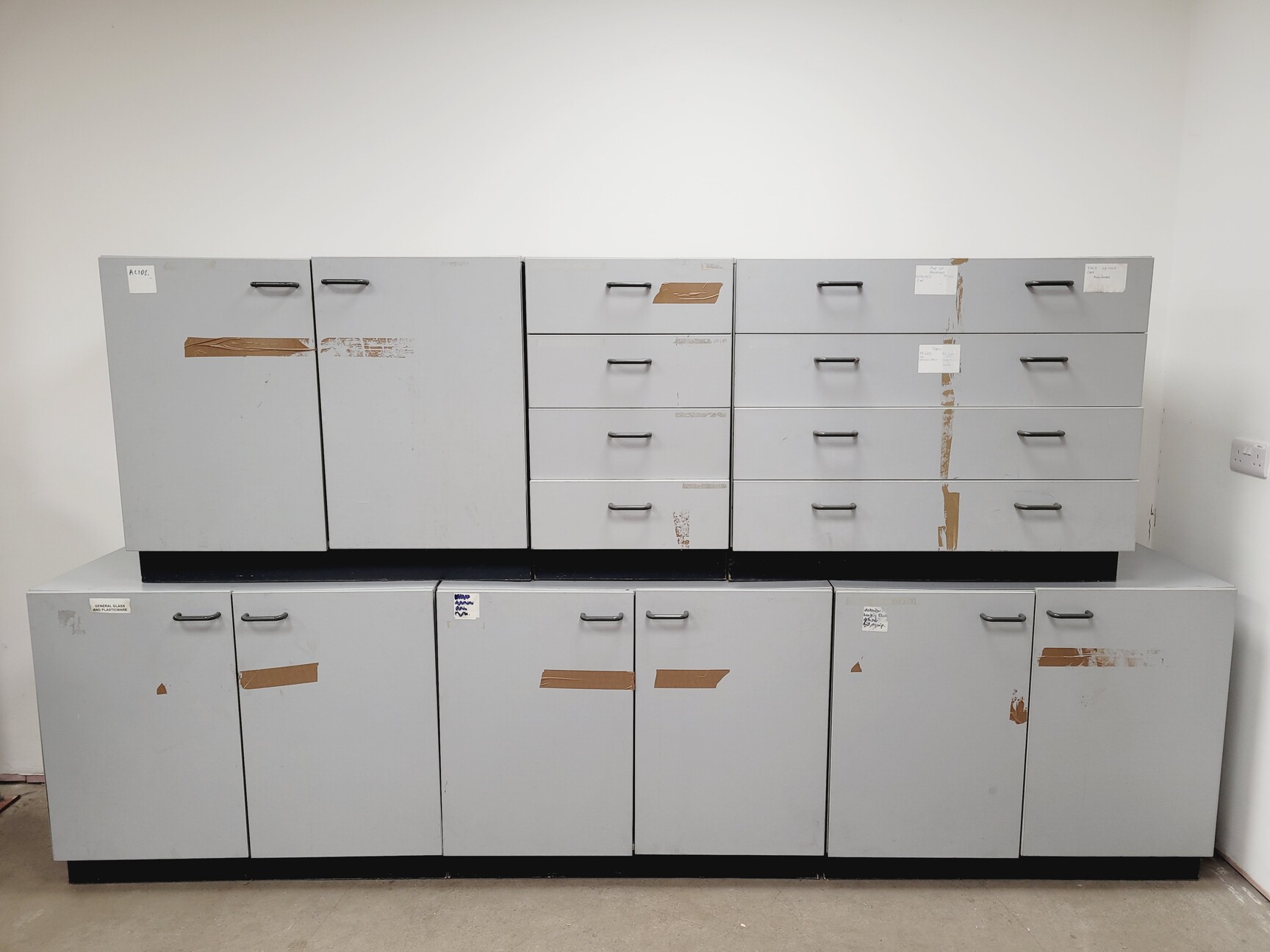Image of Job Lot Lab Cupboards & Drawers  D 55.5 W 100.5 H 82.5cm Grey Laboratory