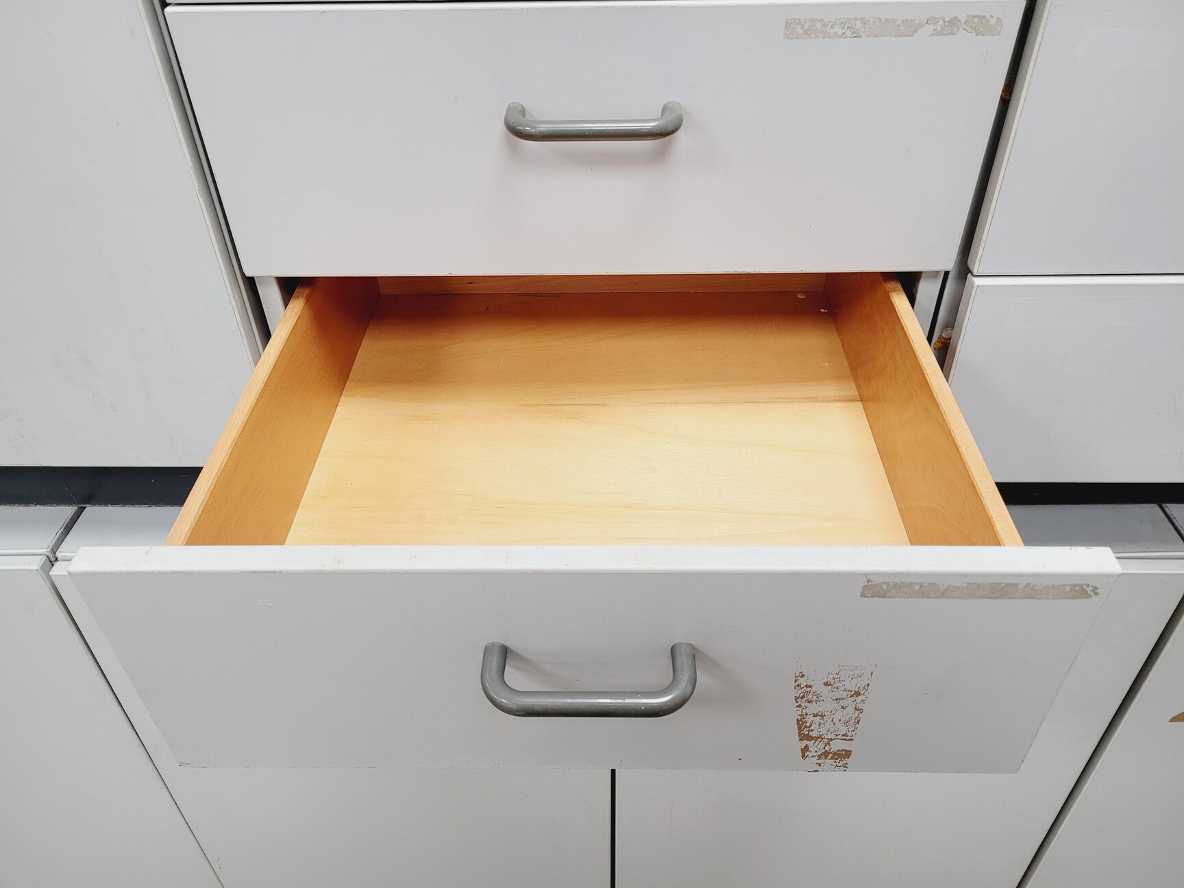 Image of Job Lot Lab Cupboards & Drawers  D 55.5 W 100.5 H 82.5cm Grey Laboratory