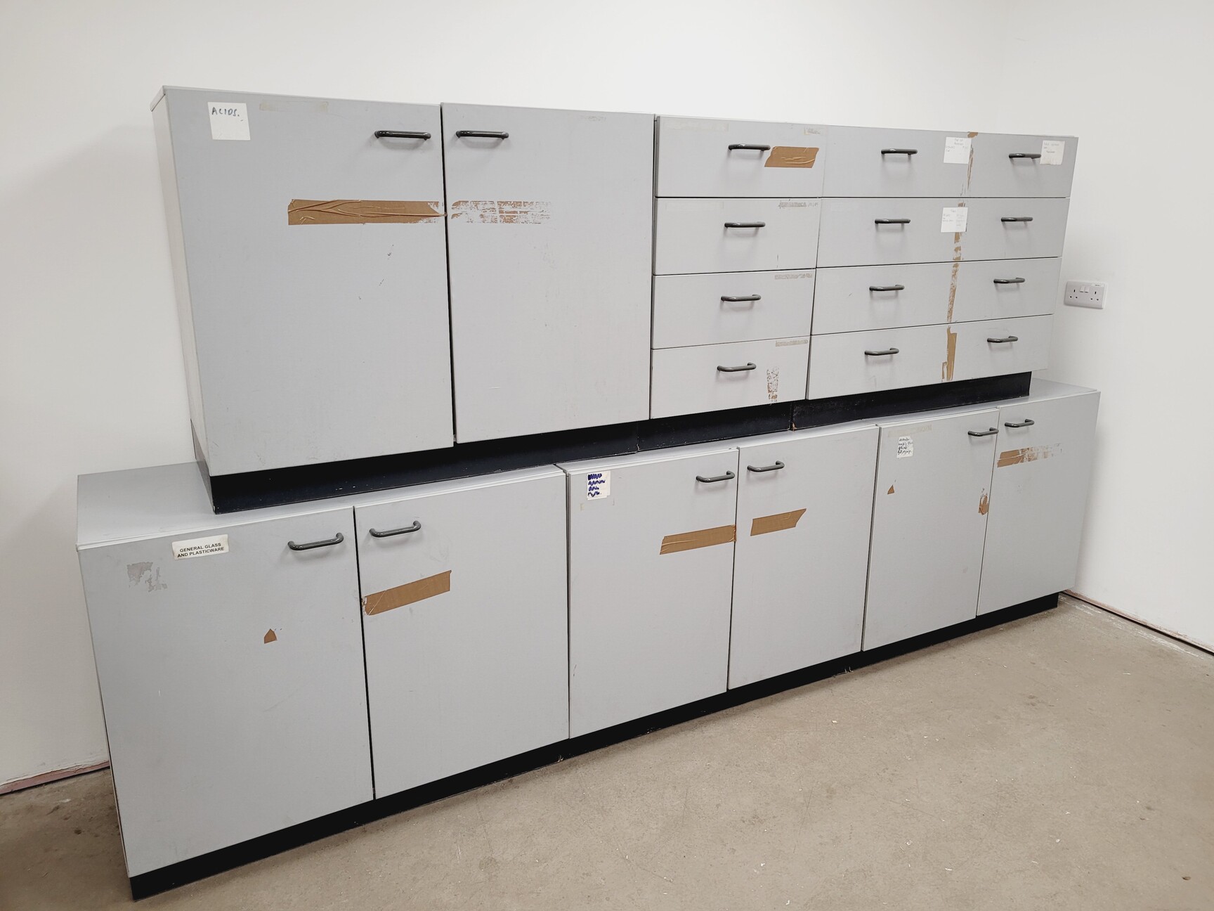 Image of Job Lot Lab Cupboards & Drawers  D 55.5 W 100.5 H 82.5cm Grey Laboratory