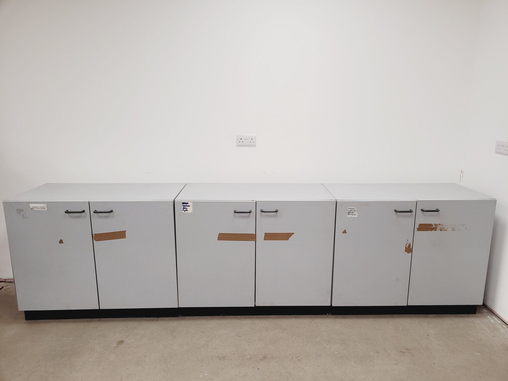 Image of Job Lot Lab Cupboards & Drawers  D 55.5 W 100.5 H 82.5cm Grey Laboratory